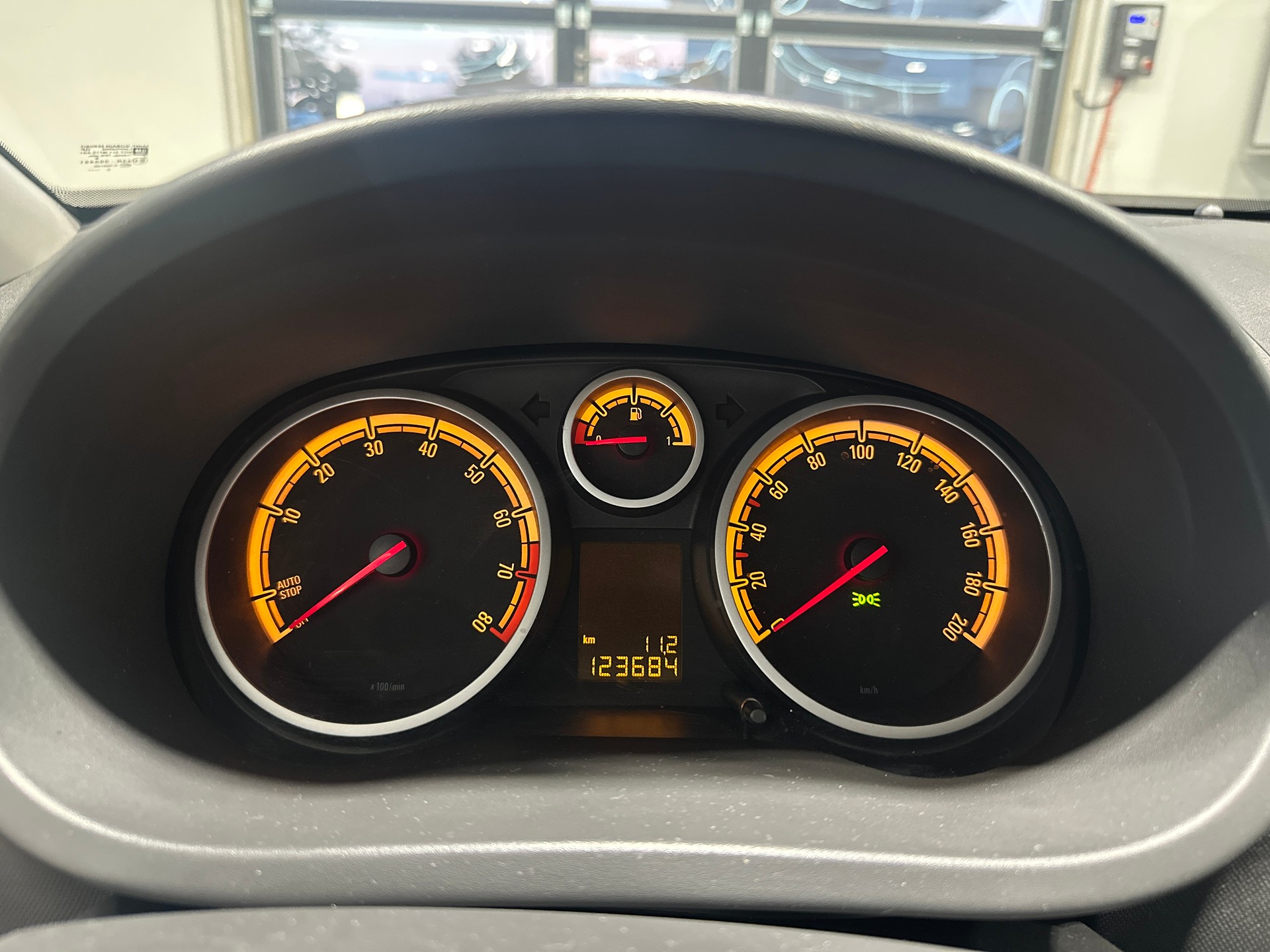 OPEL Corsa 1.4 Turbo Anniversary Edition-image-26