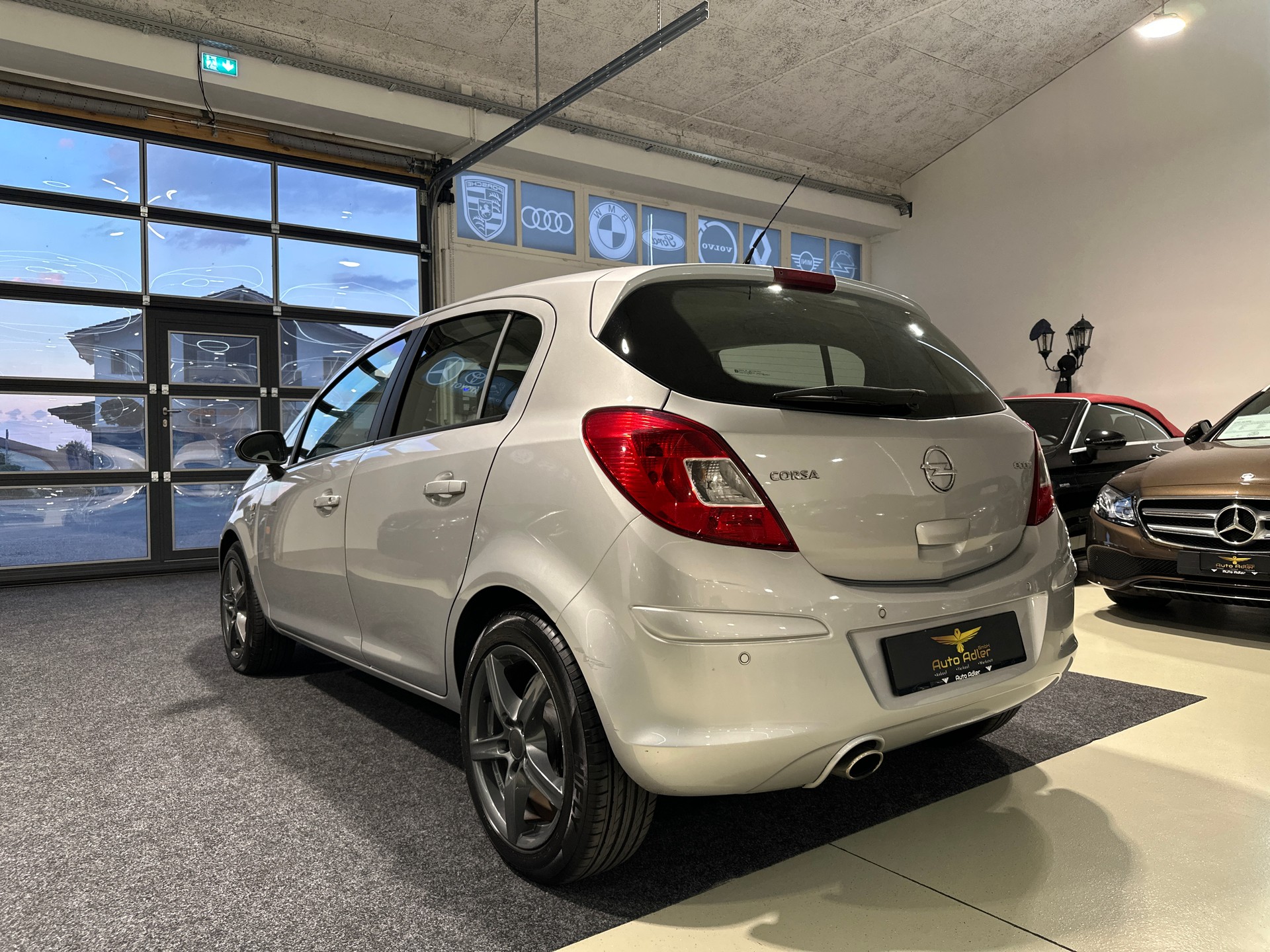 OPEL Corsa 1.4 Turbo Anniversary Edition-image-6
