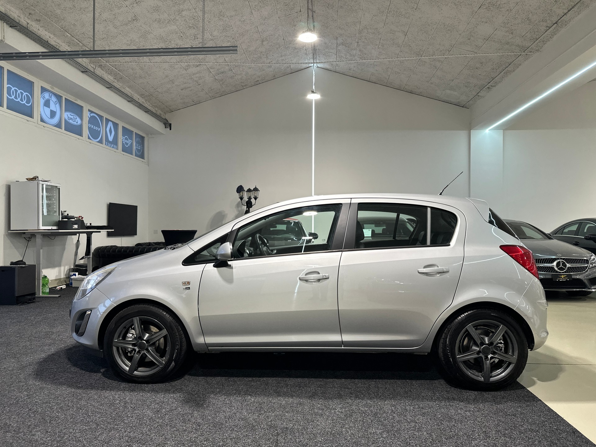 OPEL Corsa 1.4 Turbo Anniversary Edition-image-5