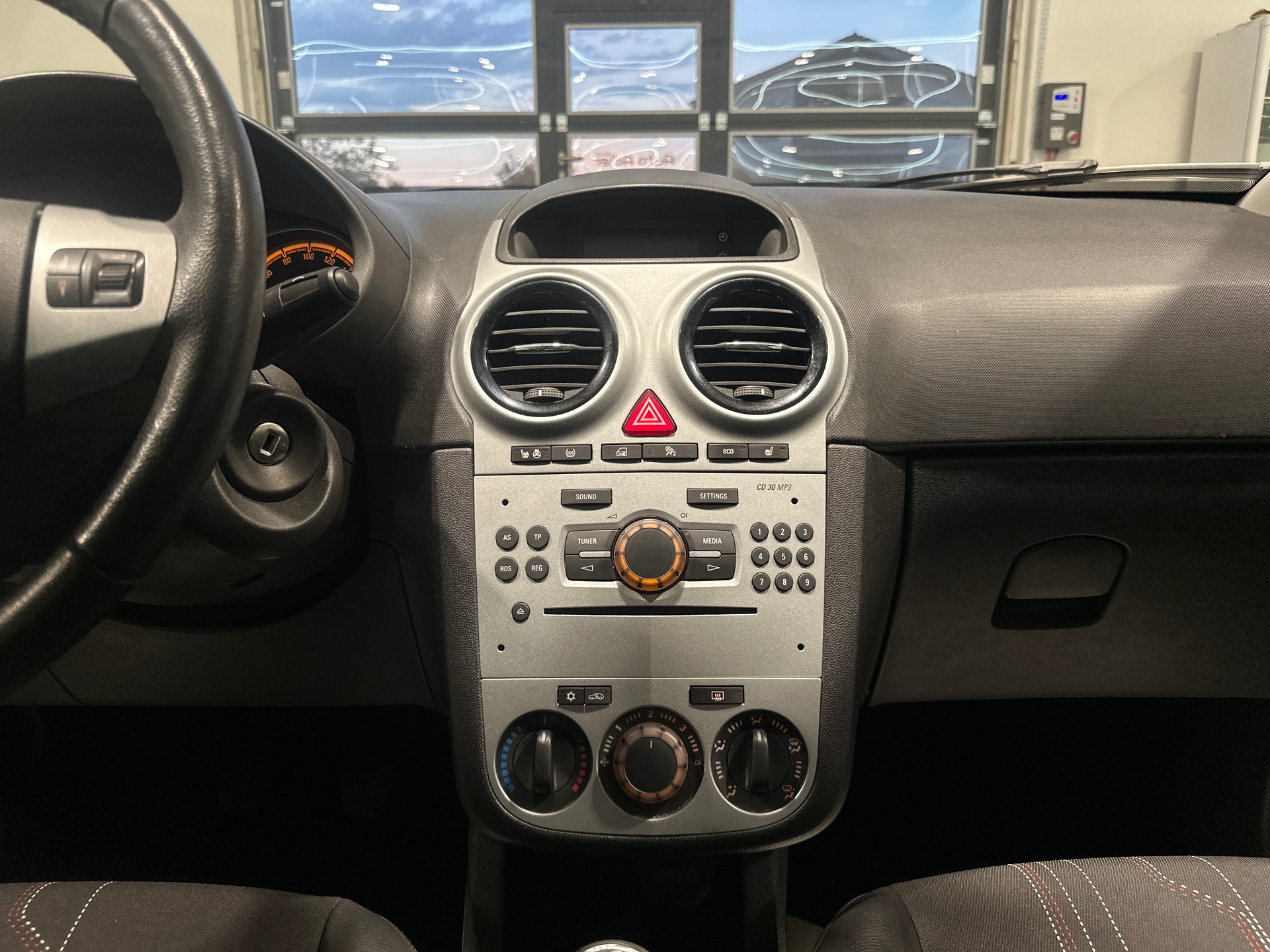 OPEL Corsa 1.4 Turbo Anniversary Edition-image-20