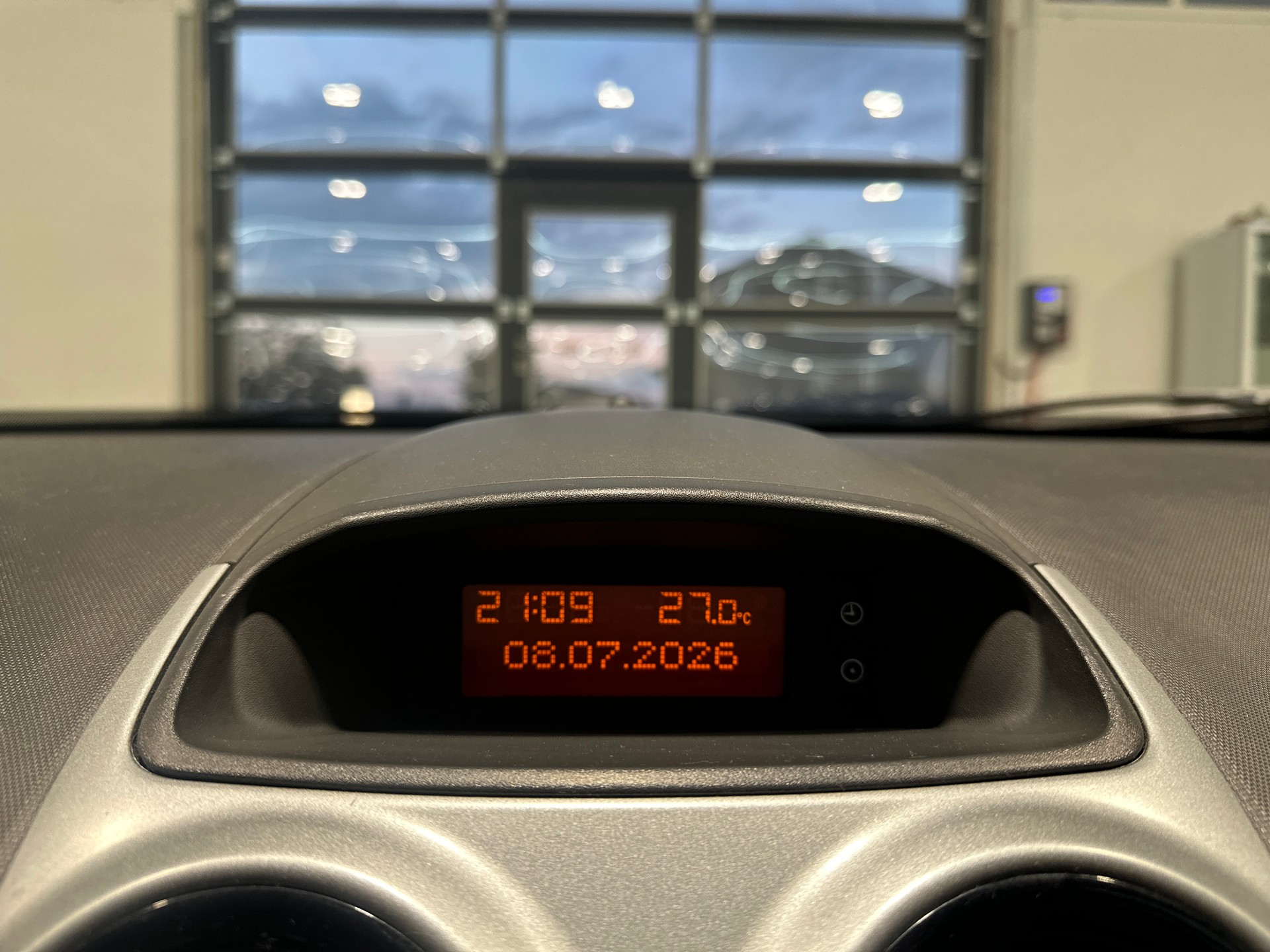 OPEL Corsa 1.4 Turbo Anniversary Edition-image-19