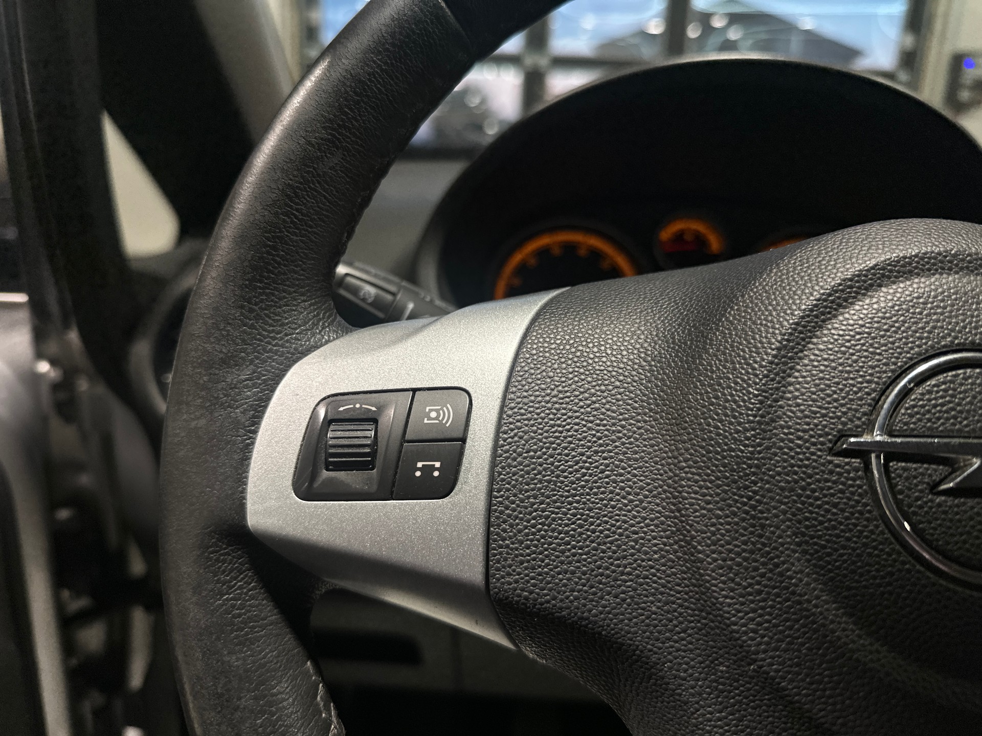 OPEL Corsa 1.4 Turbo Anniversary Edition-image-25