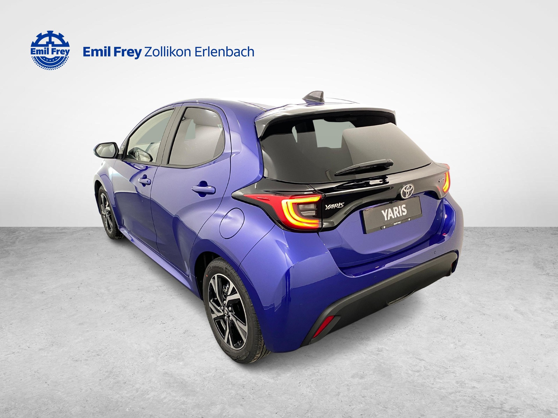 TOYOTA Yaris 1.5 VVT-i HSD Trend-image-1
