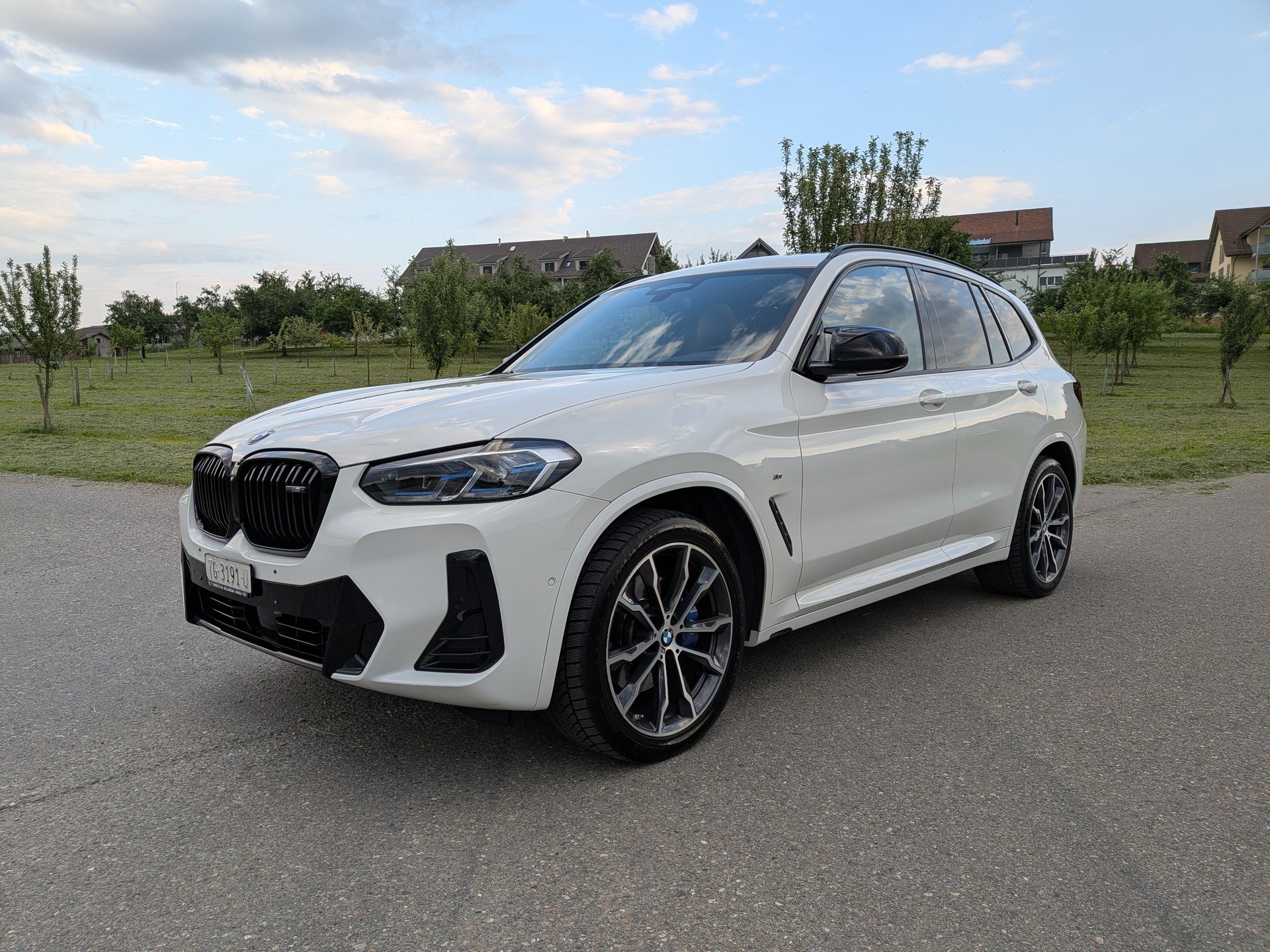 BMW xDrive 48V M40d Steptronic-image-4