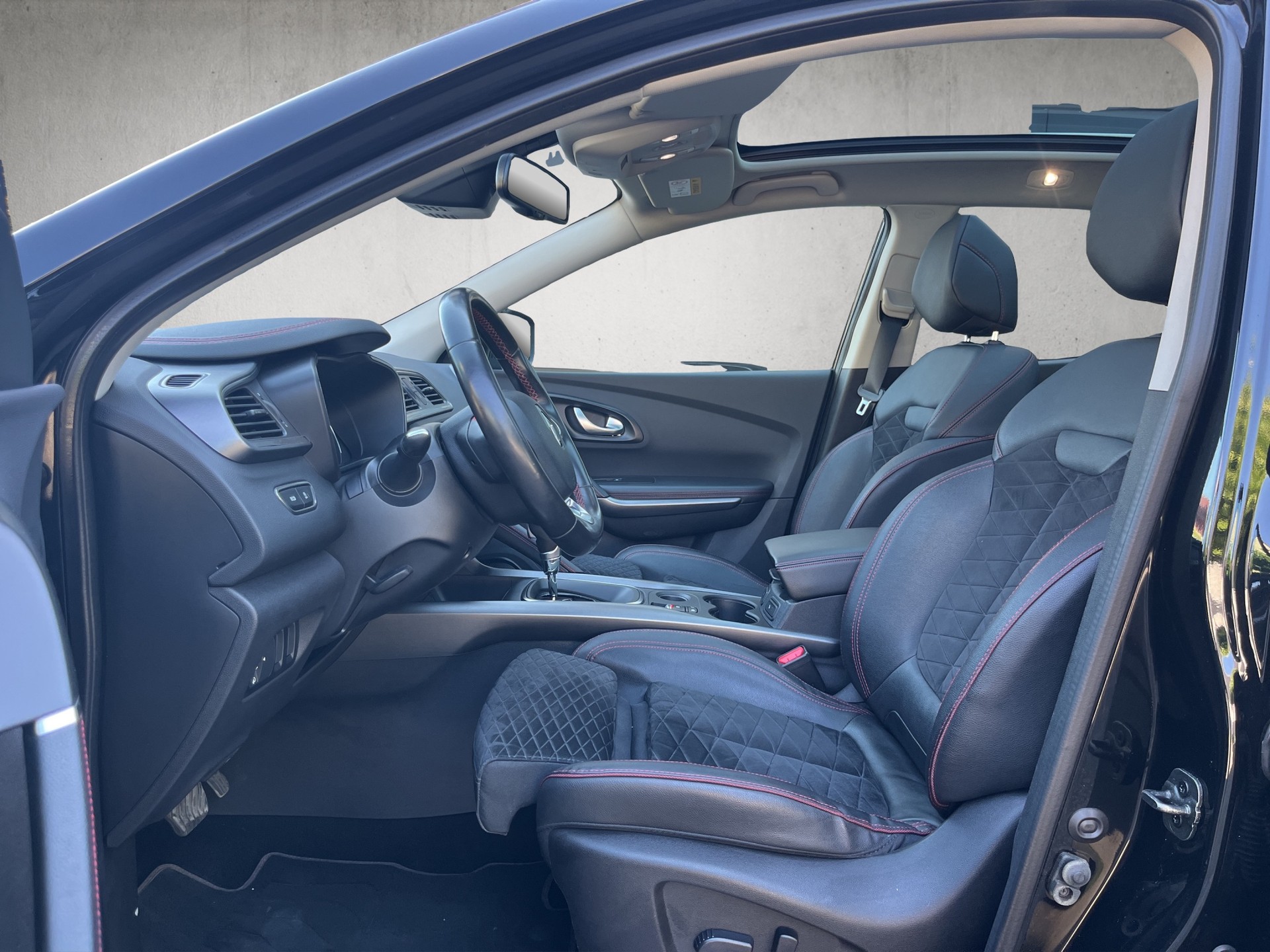 RENAULT Kadjar 1.3 16V Turbo Black Edition EDC-image-9