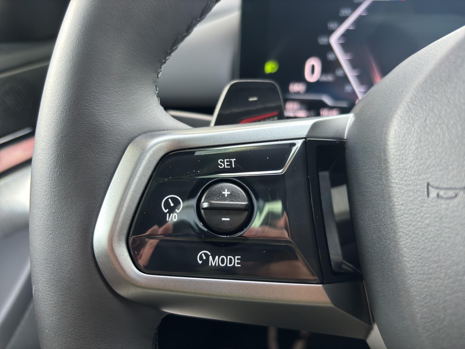 BMW 520d xDrive Touring-image-16