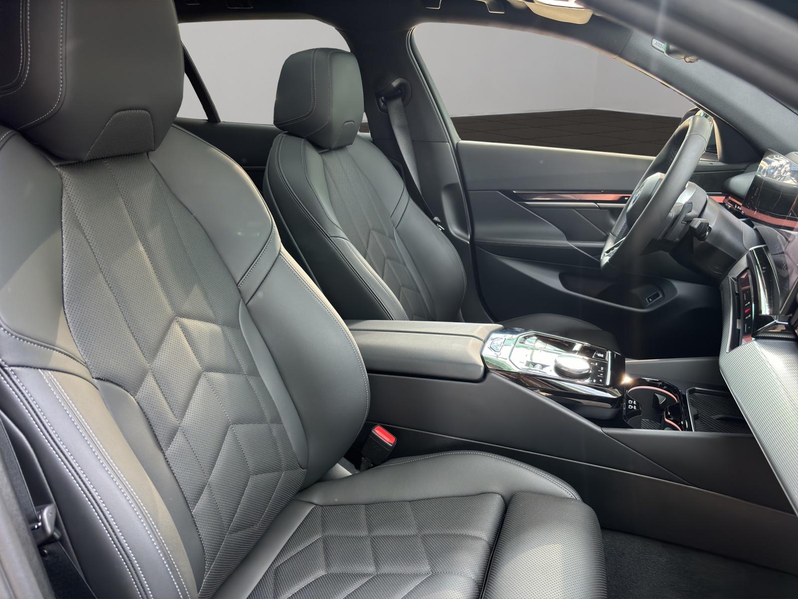 BMW 520d xDrive Touring-image-10