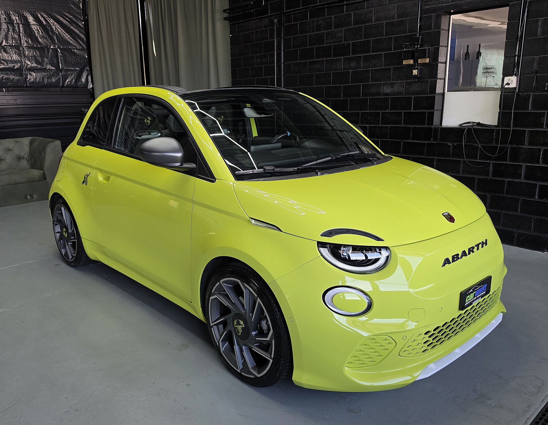 FIAT 500e Abarth Cabrio Scorpionissima-image-6