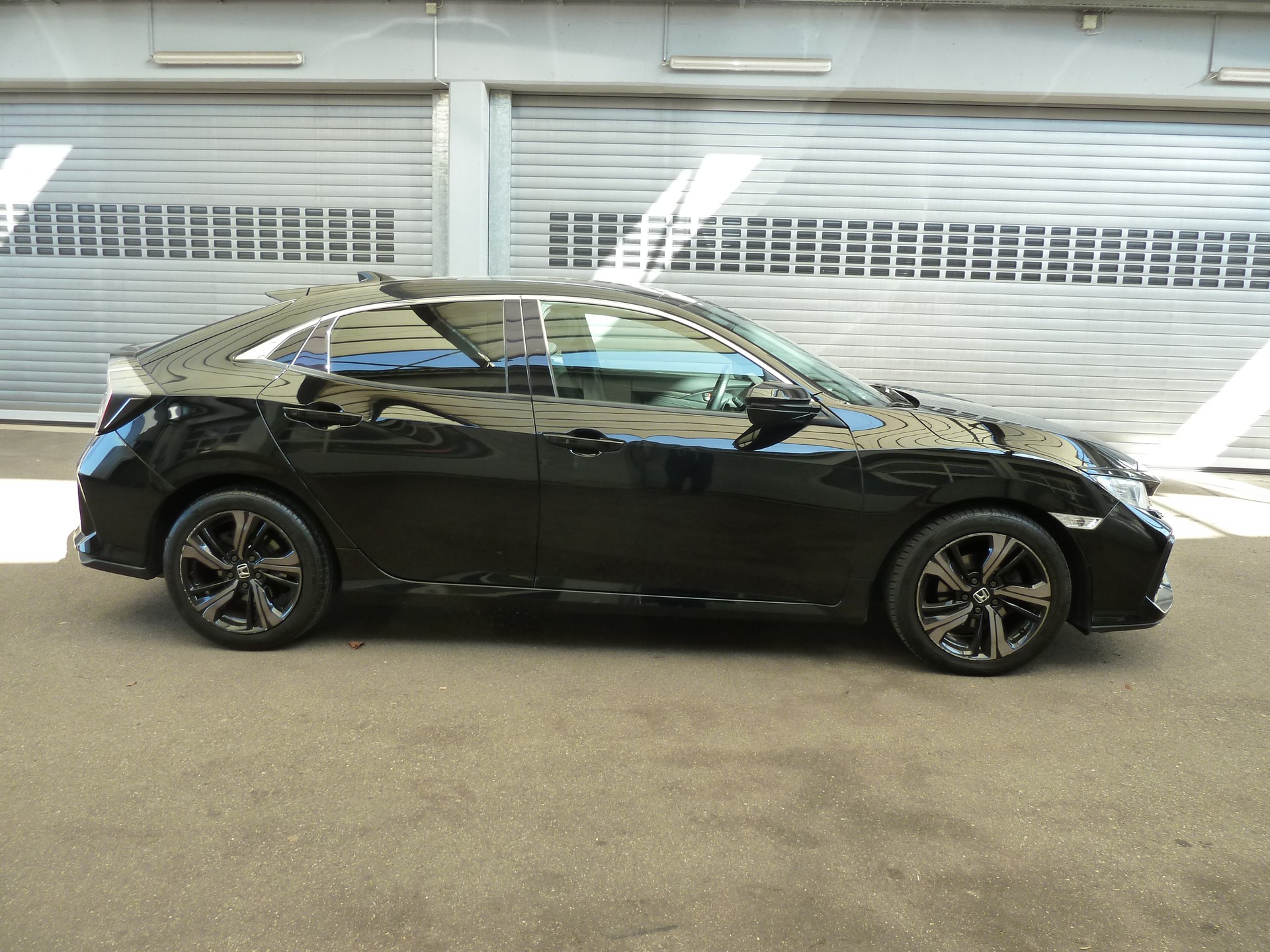 HONDA Civic 1.0 VTEC Executive CVT-image-5