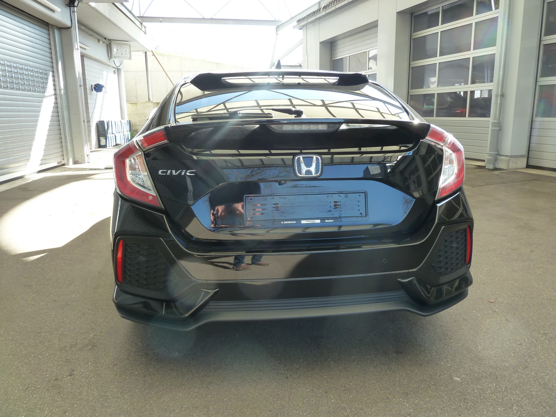 HONDA Civic 1.0 VTEC Executive CVT-image-3