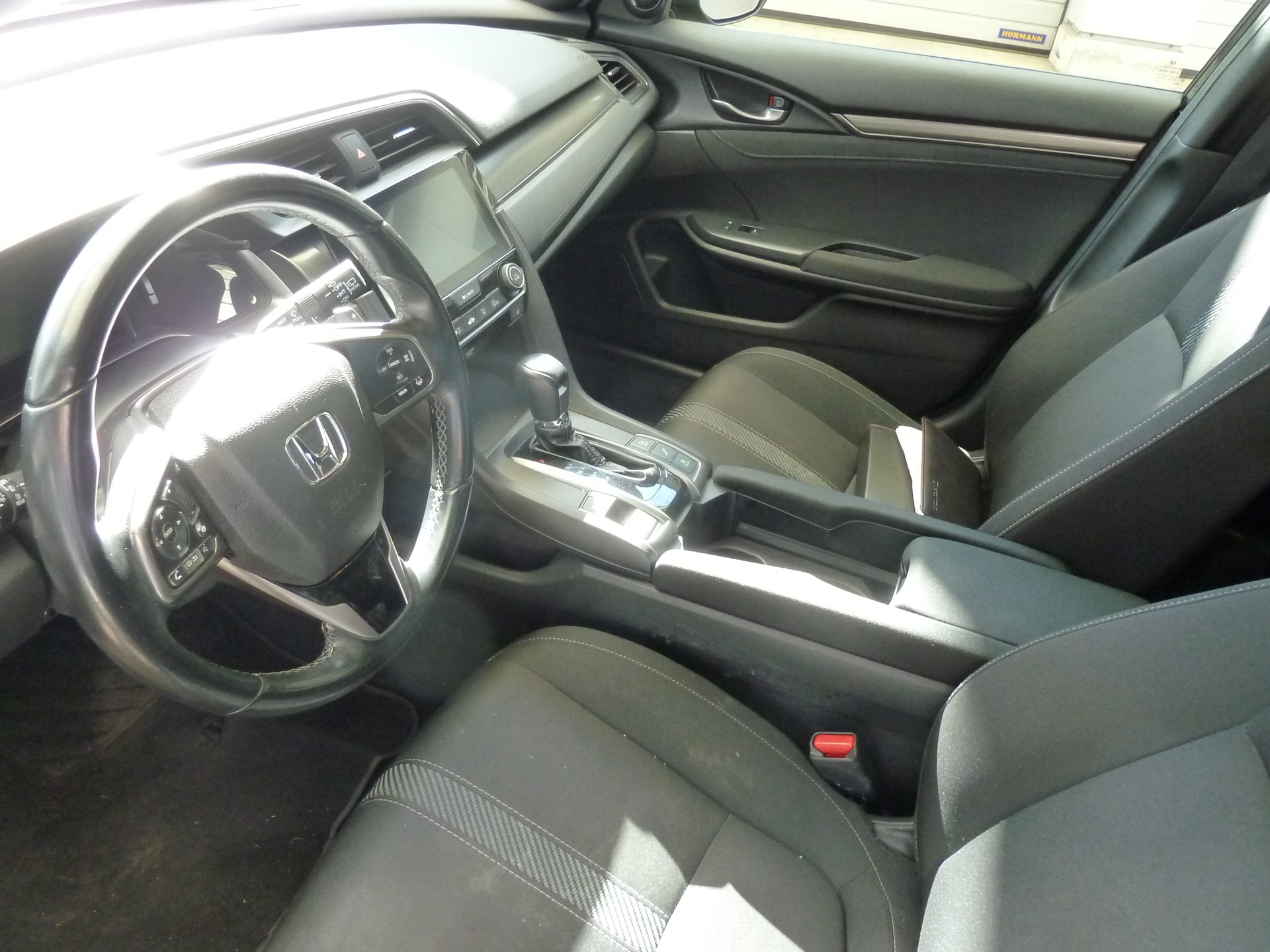 HONDA Civic 1.0 VTEC Executive CVT-image-8