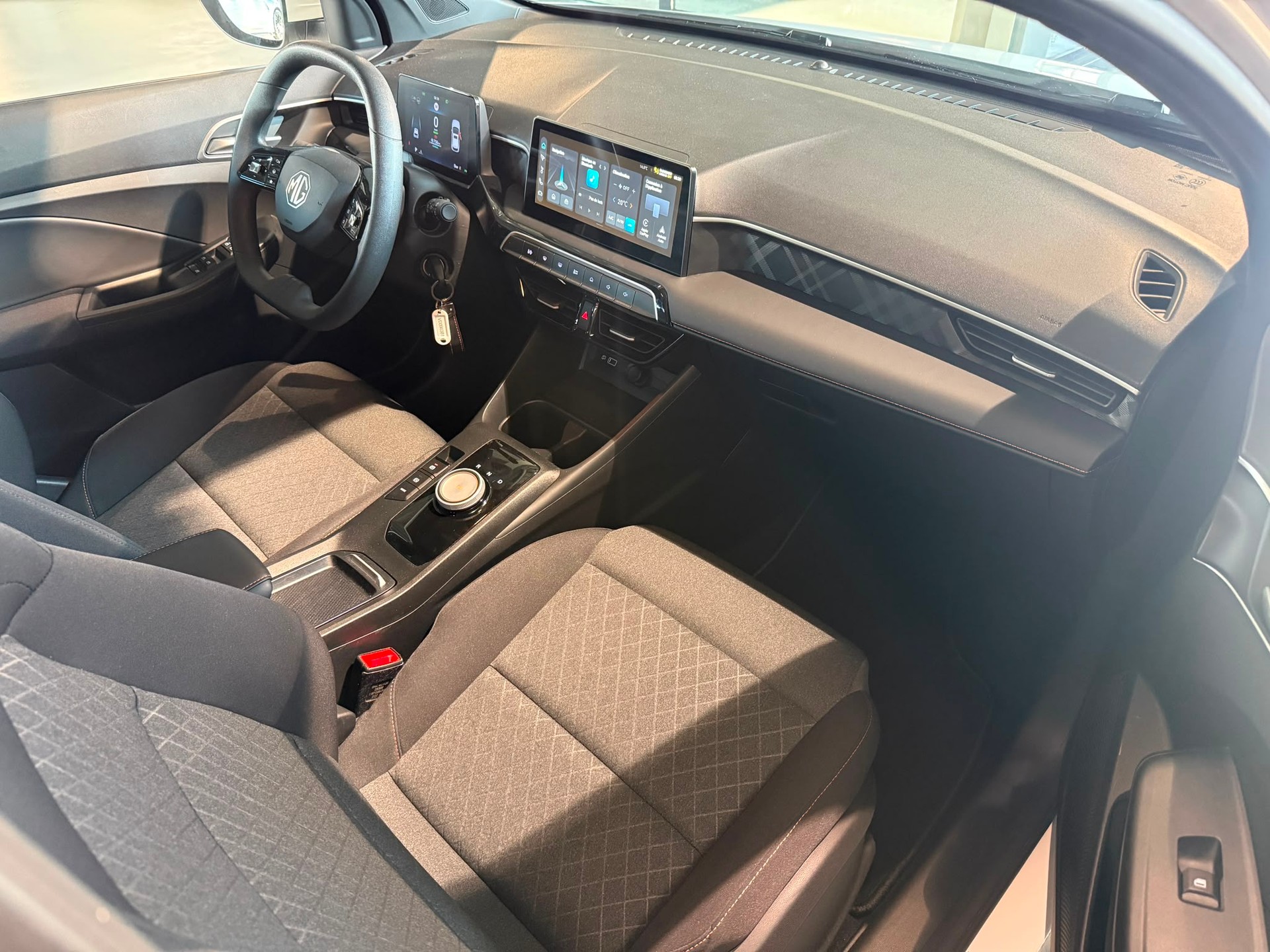 MG 3 1.5 Hybrid Standard Aut.-image-11