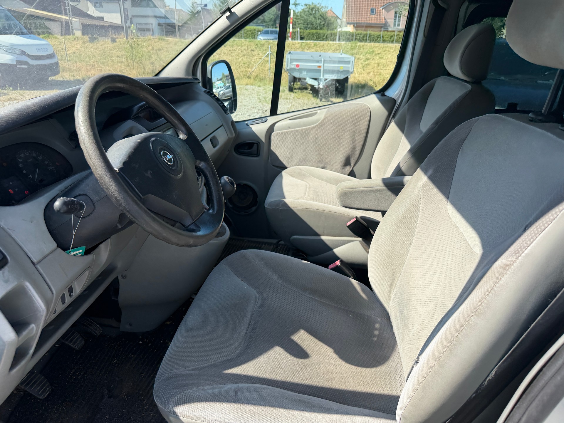 OPEL Vivaro Life 2.5 CDTI 2.7t-image-4