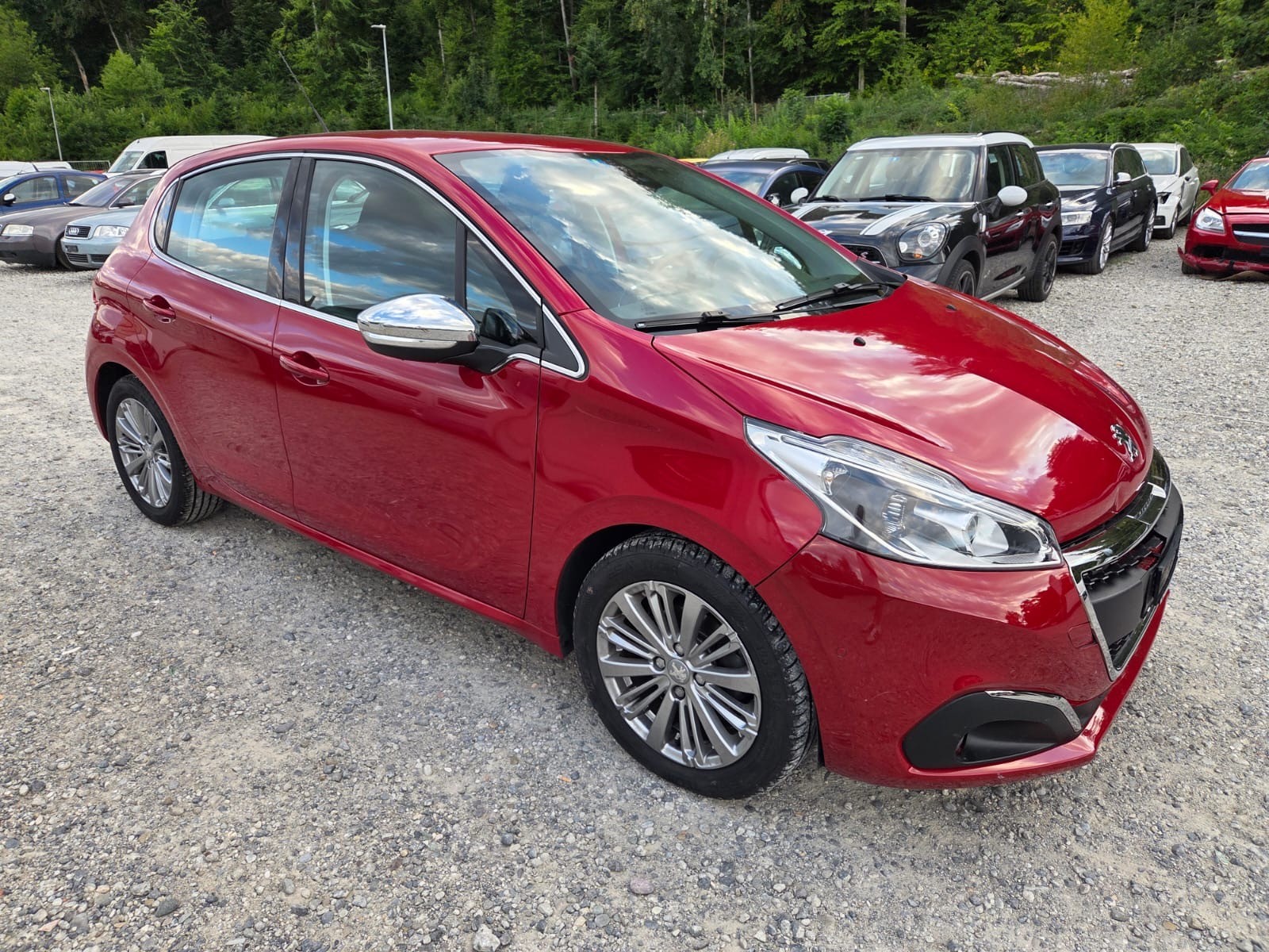 PEUGEOT 208 1.2 PureTech Allure EAT6-image-3
