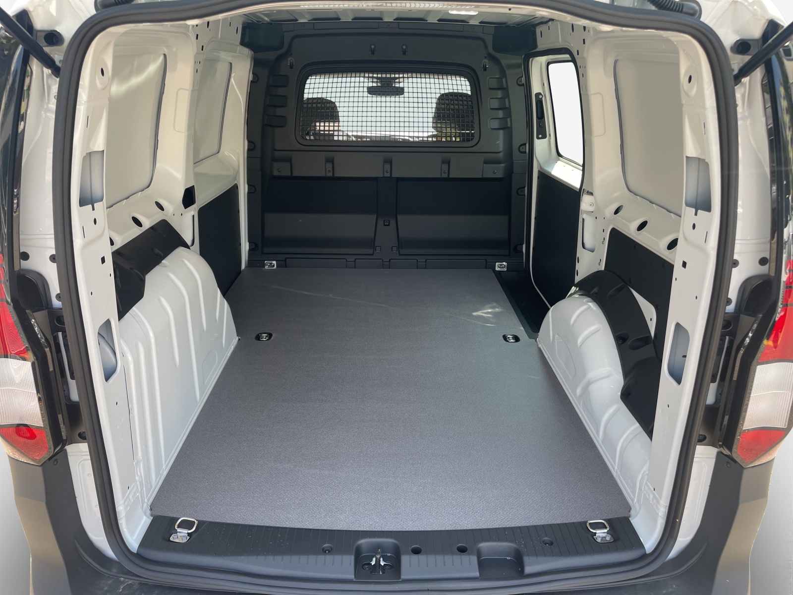 VW Caddy Cargo 2.0TDI Maxi DSG-image-12