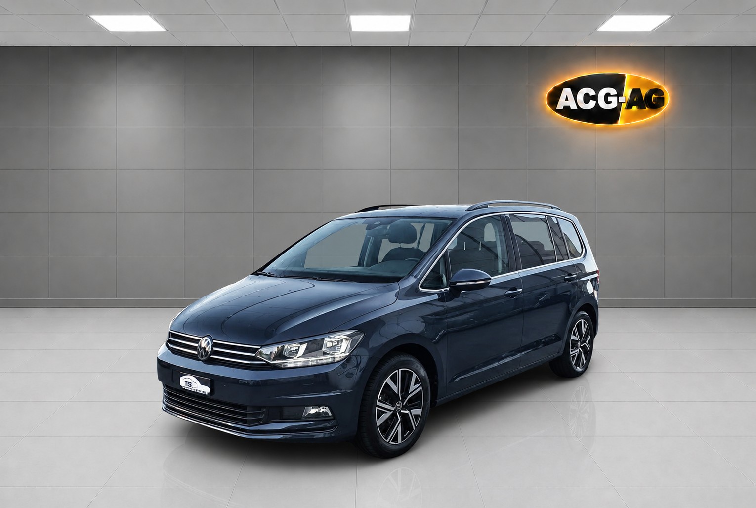 VW Touran 1.5 TSI EVO Comfortline DSG ** 7-Plätzer ** GR.Navi ** RF-Kamera ** Winter Paket ** Family Paket Plus **-image-2