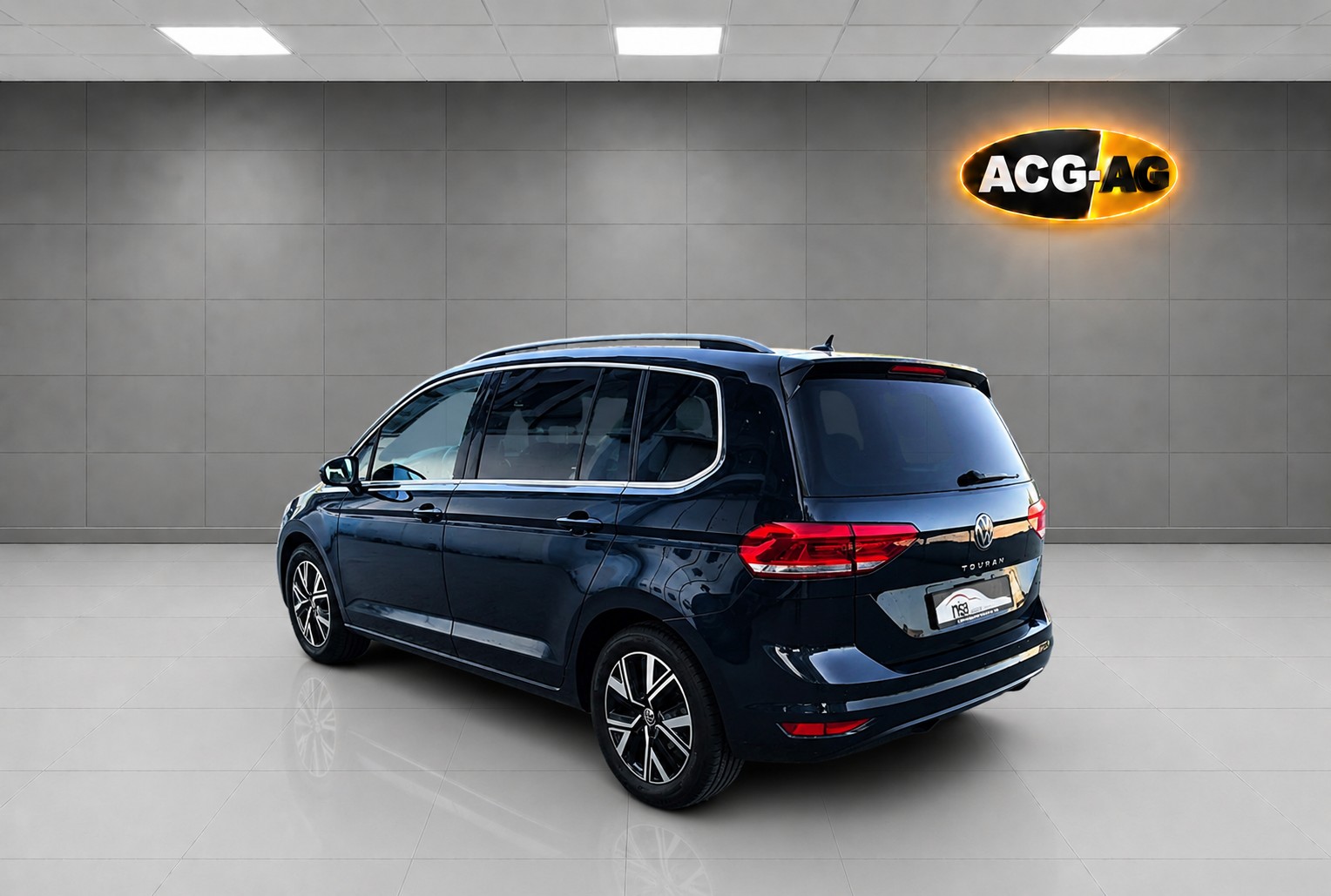 VW Touran 1.5 TSI EVO Comfortline DSG ** 7-Plätzer ** GR.Navi ** RF-Kamera ** Winter Paket ** Family Paket Plus **-image-5