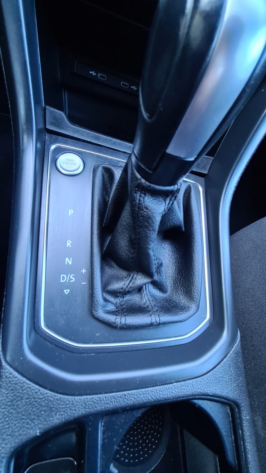 VW Touran 1.5 TSI EVO Comfortline DSG ** 7-Plätzer ** GR.Navi ** RF-Kamera ** Winter Paket ** Family Paket Plus **-image-12