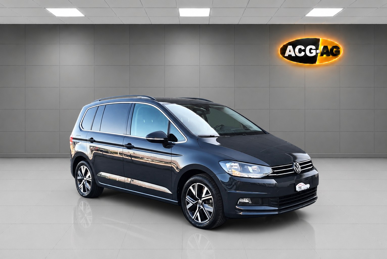 VW Touran 1.5 TSI EVO Comfortline DSG ** 7-Plätzer ** GR.Navi ** RF-Kamera ** Winter Paket ** Family Paket Plus **-image-0