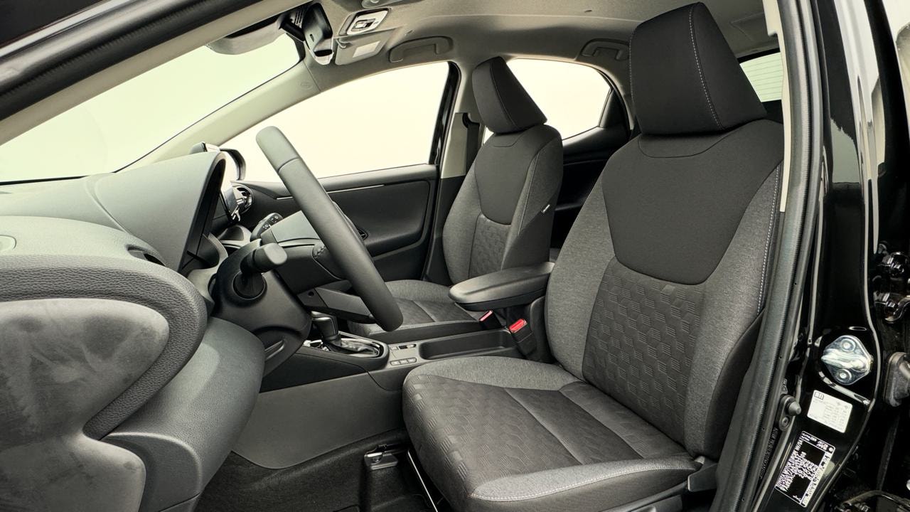 TOYOTA Yaris 1.5 Sport e-CVT-image-4