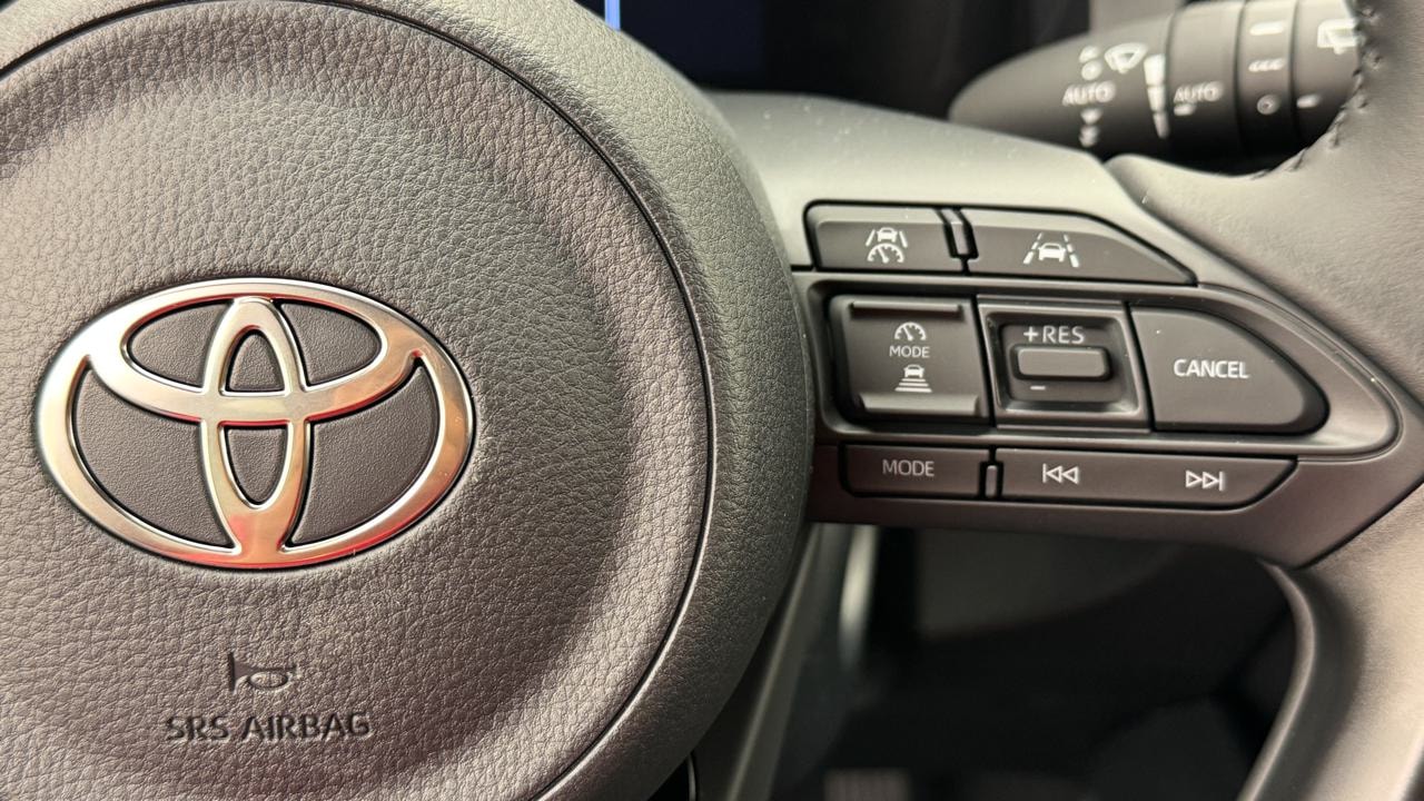 TOYOTA Yaris 1.5 Sport e-CVT-image-9