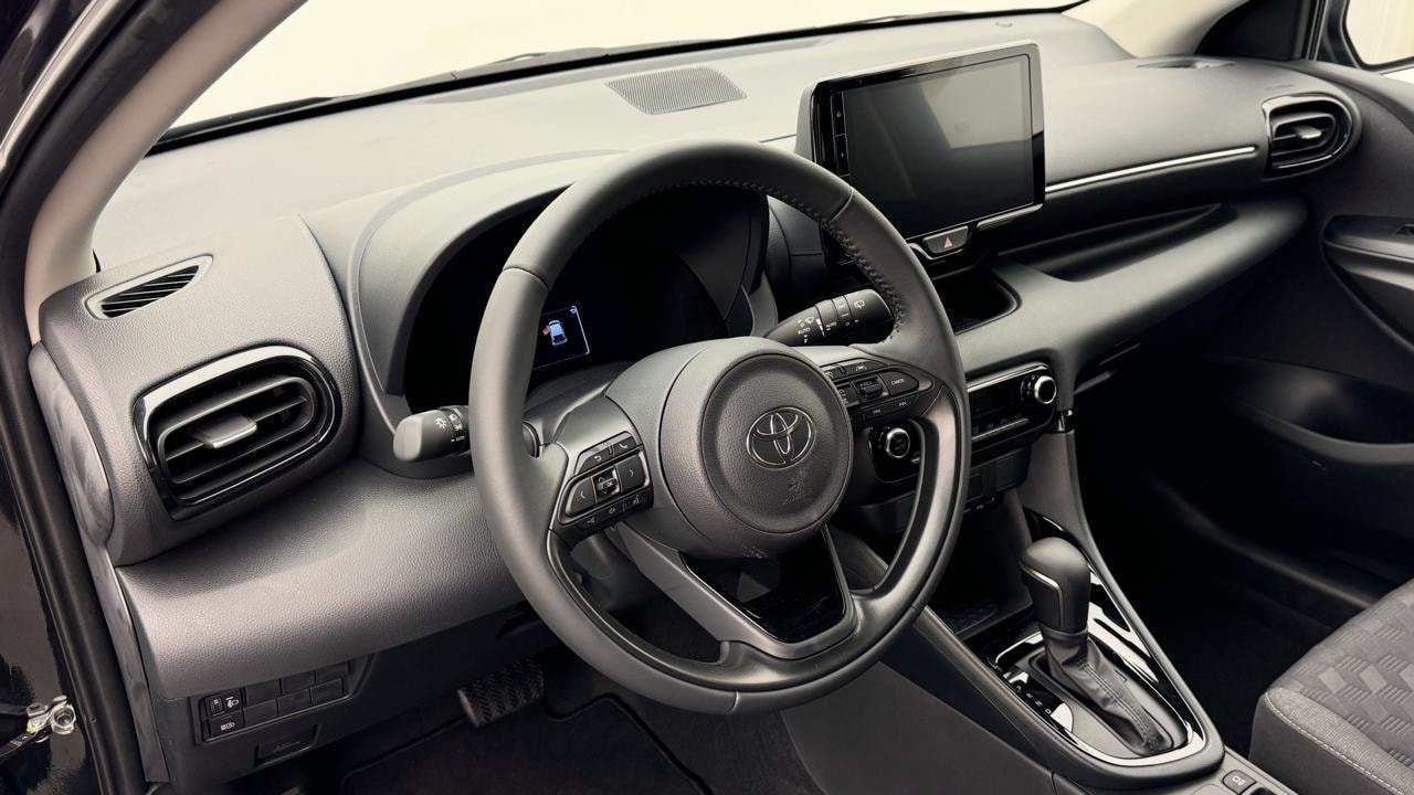 TOYOTA Yaris 1.5 Sport e-CVT-image-6
