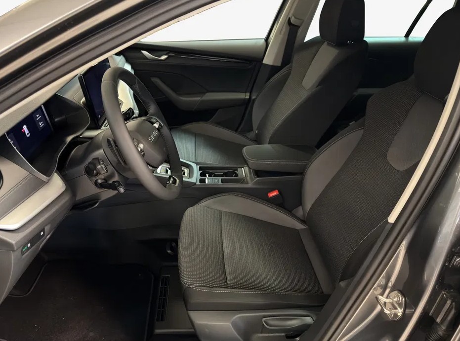 SKODA Octavia Combi 1.5 TSI mHEV DSG Dynamic-image-4