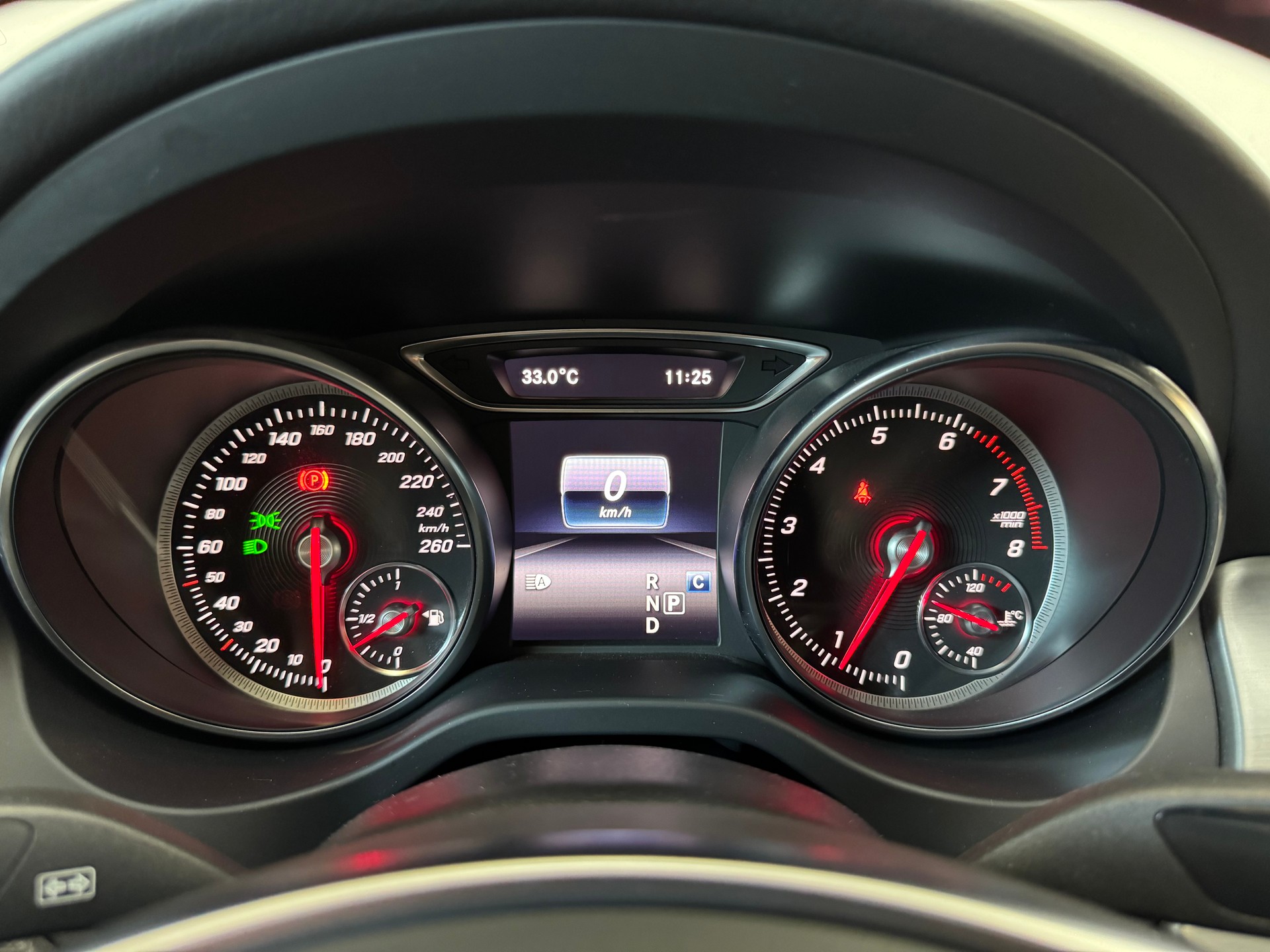 MERCEDES-BENZ CLA Shooting Brake 250 AMG Line 4Matic 7G-DCT-image-12