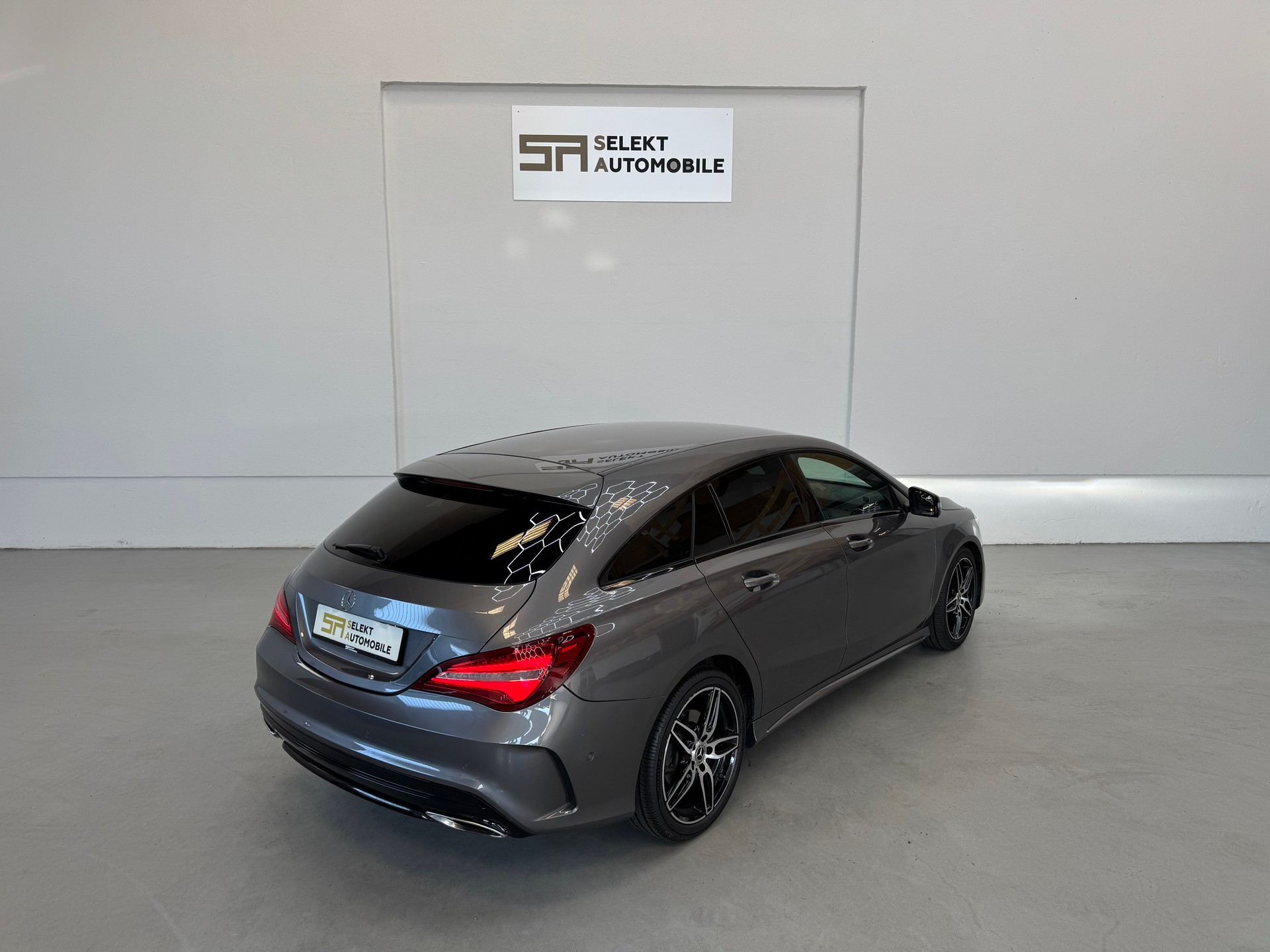 MERCEDES-BENZ CLA Shooting Brake 250 AMG Line 4Matic 7G-DCT-image-5