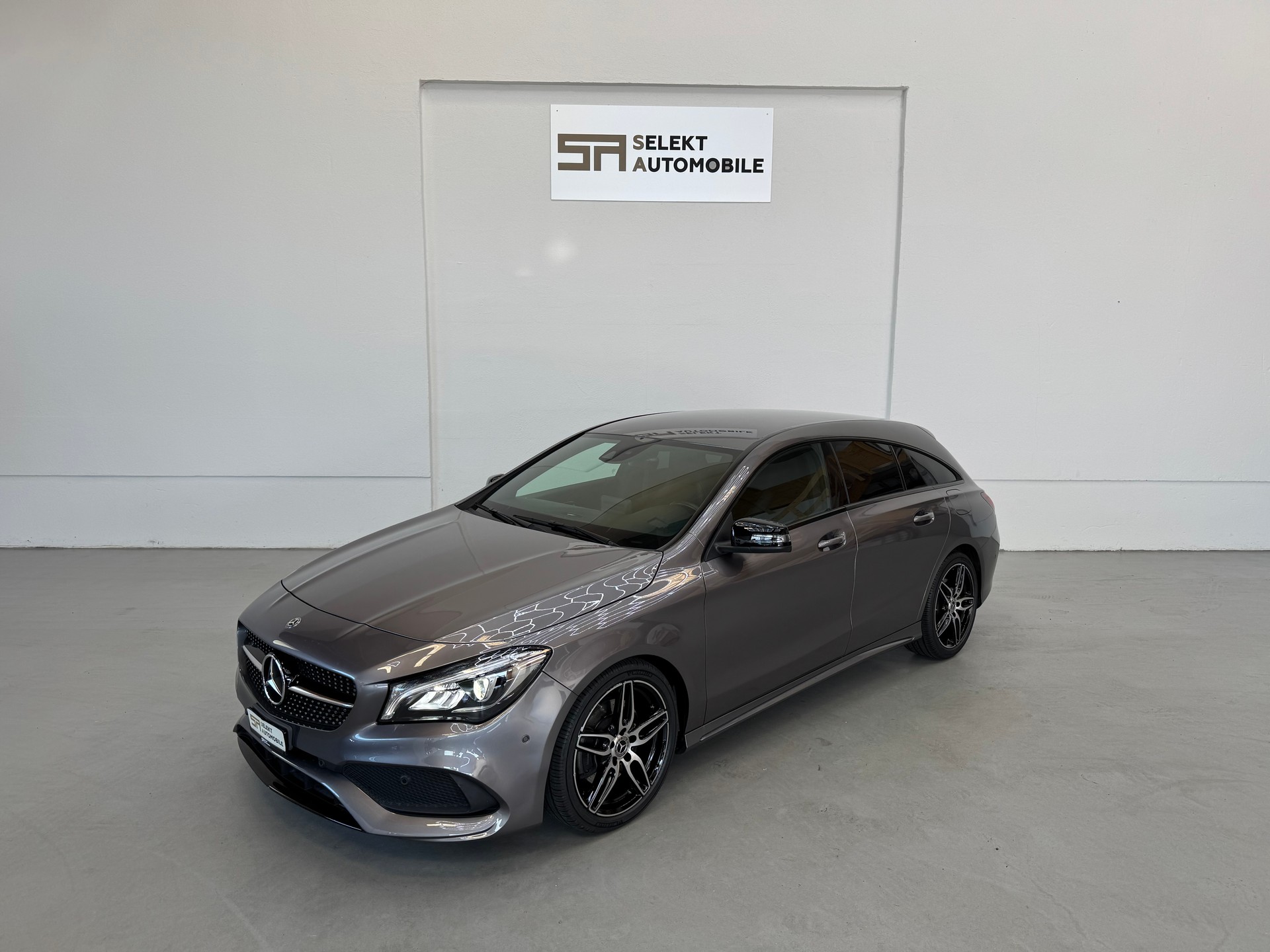 MERCEDES-BENZ CLA Shooting Brake 250 AMG Line 4Matic 7G-DCT-image-0