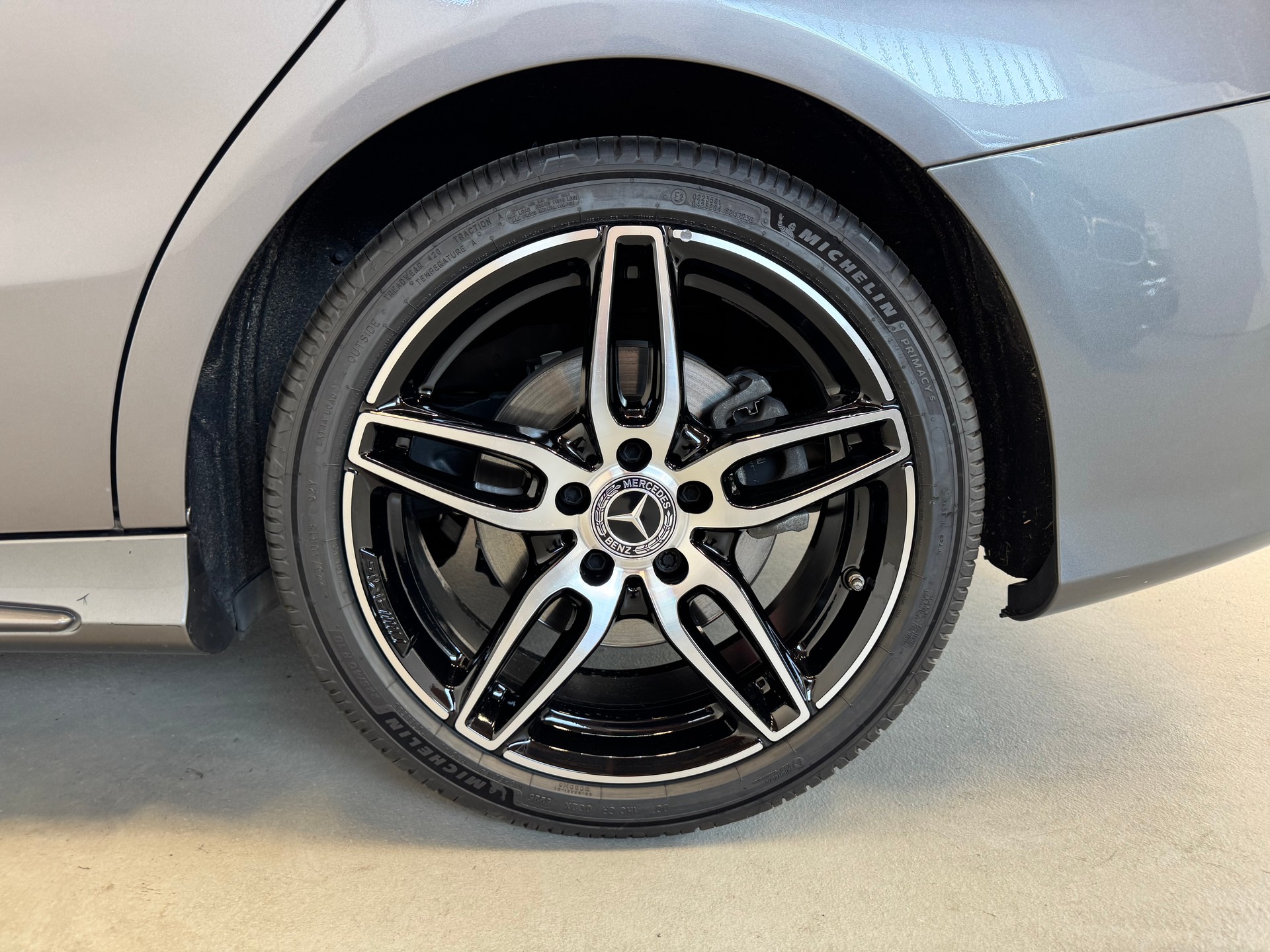 MERCEDES-BENZ CLA Shooting Brake 250 AMG Line 4Matic 7G-DCT-image-8