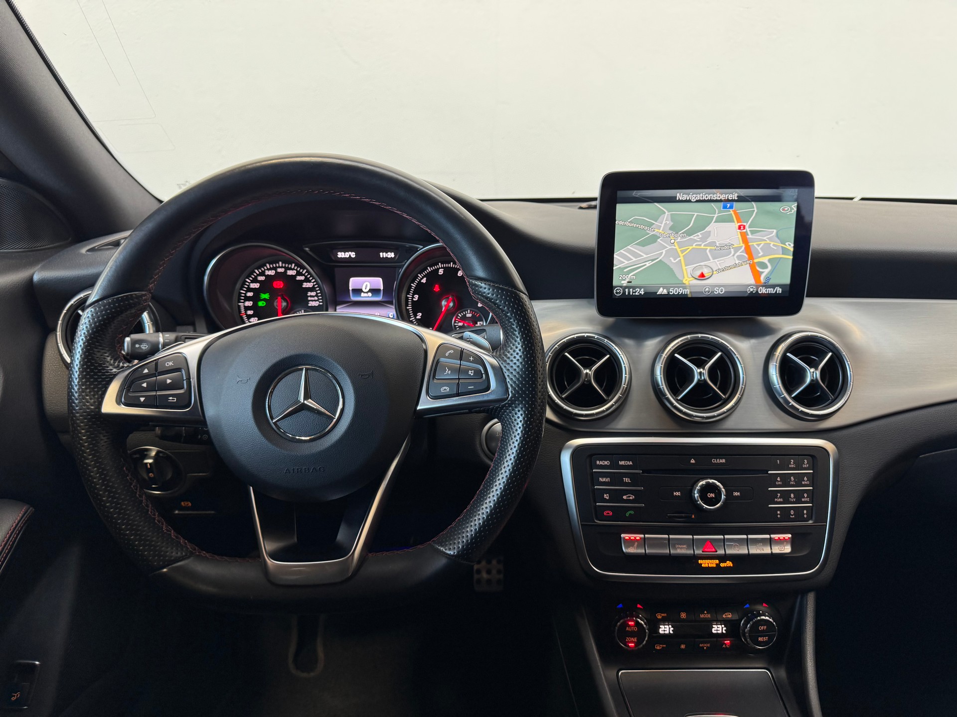 MERCEDES-BENZ CLA Shooting Brake 250 AMG Line 4Matic 7G-DCT-image-15