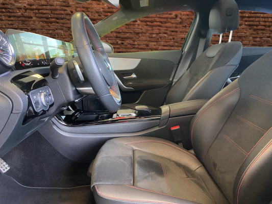 MERCEDES-BENZ A 200 AMG Line-image-10
