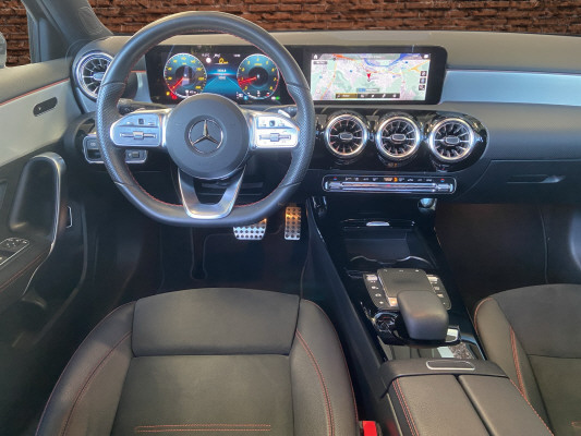 MERCEDES-BENZ A 200 AMG Line-image-9