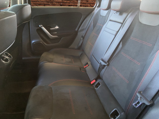 MERCEDES-BENZ A 200 AMG Line-image-13