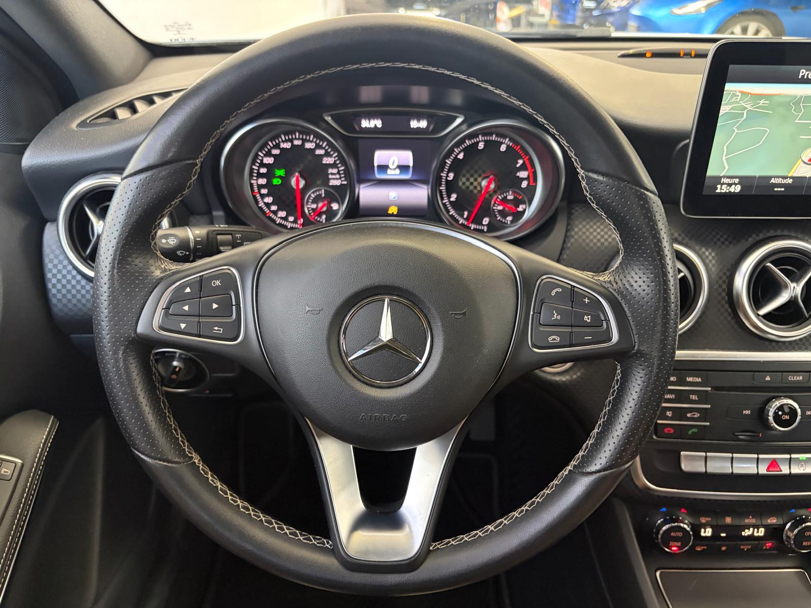 MERCEDES-BENZ A 200 Urban-image-13