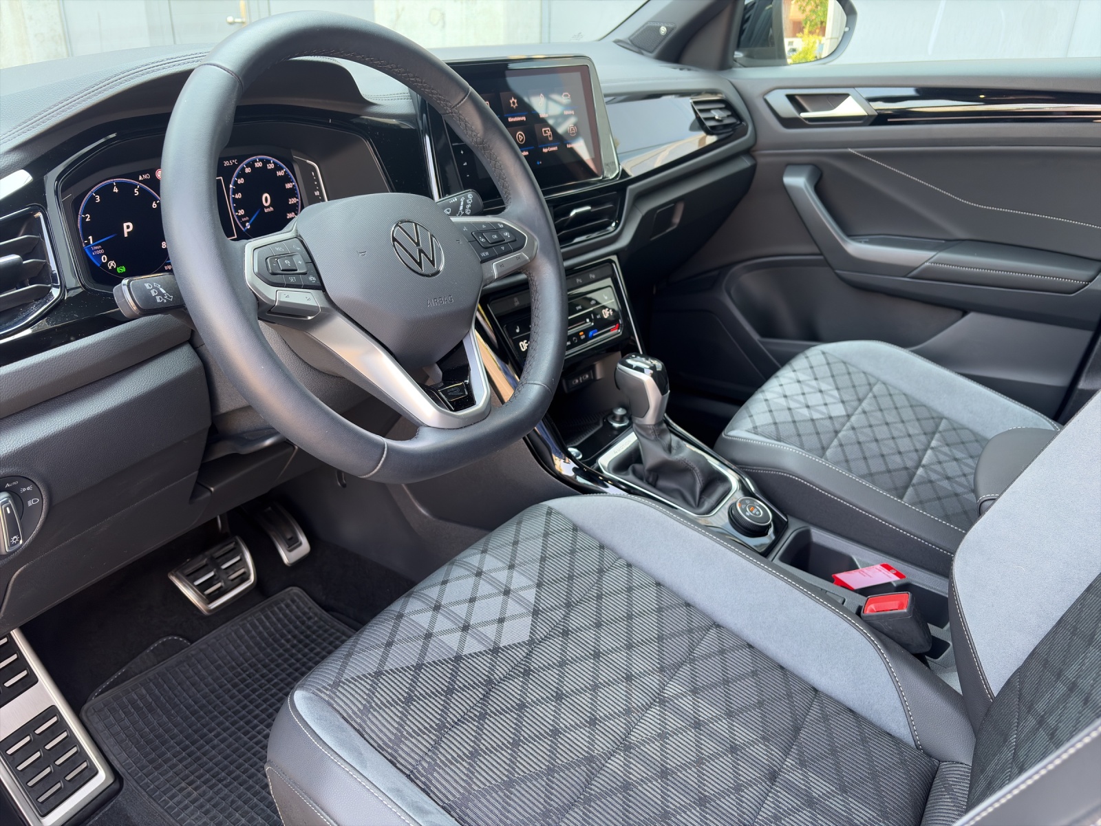 VW T-Roc 2.0 TSI 75 Edition DSG 4Motion-image-6