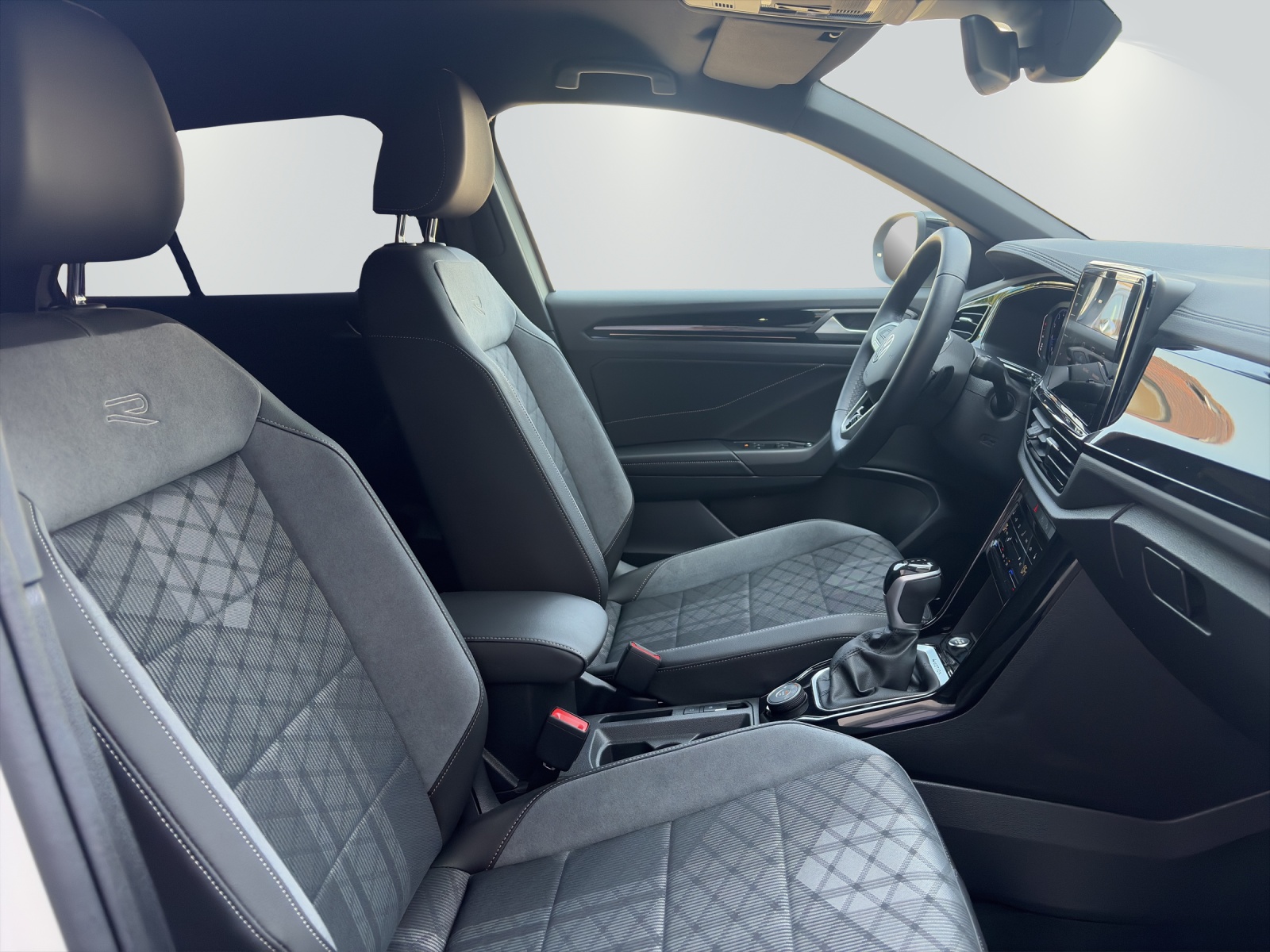VW T-Roc 2.0 TSI 75 Edition DSG 4Motion-image-8