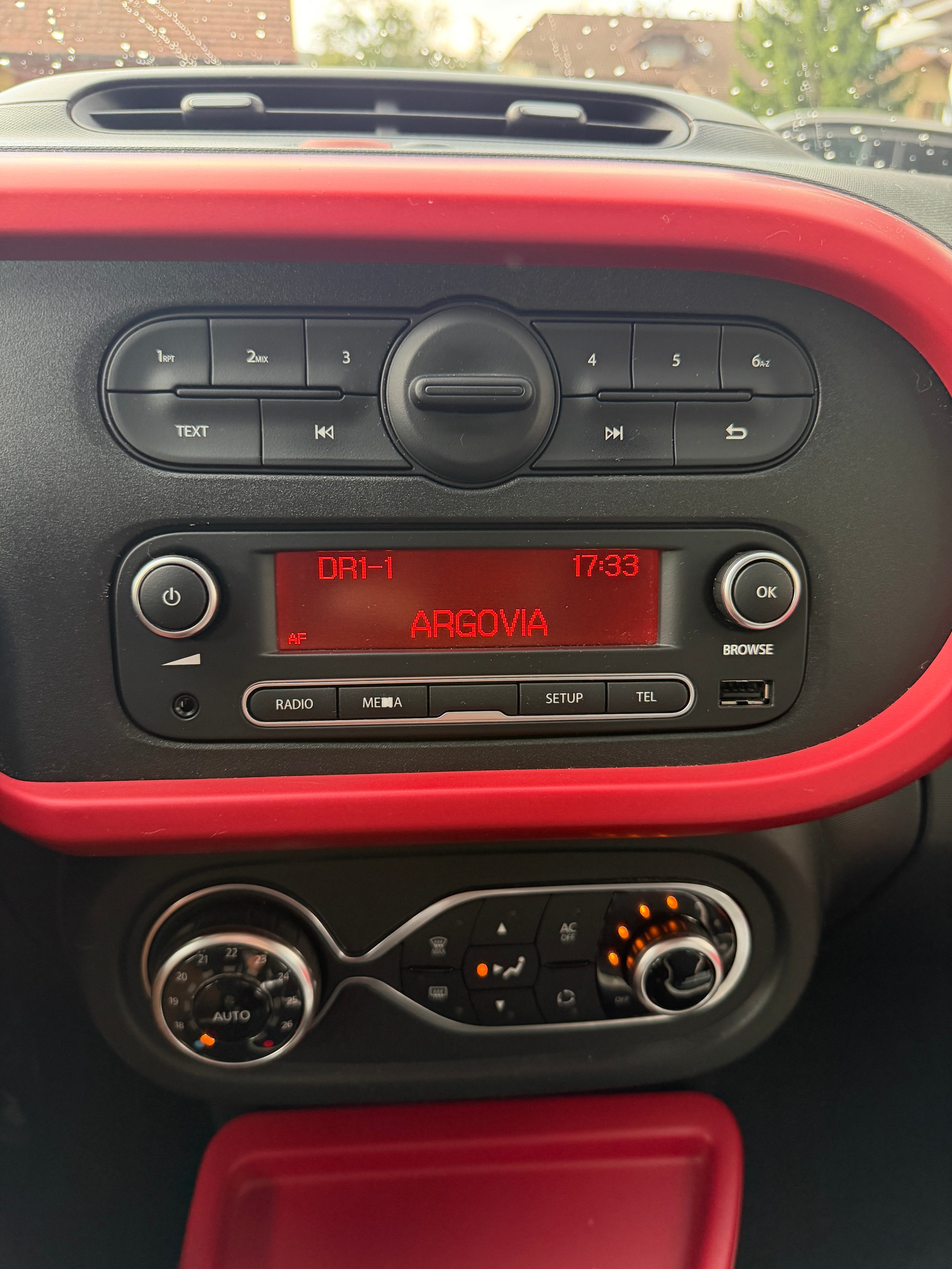 RENAULT Twingo 0.9 TCe 90 Intens-image-8