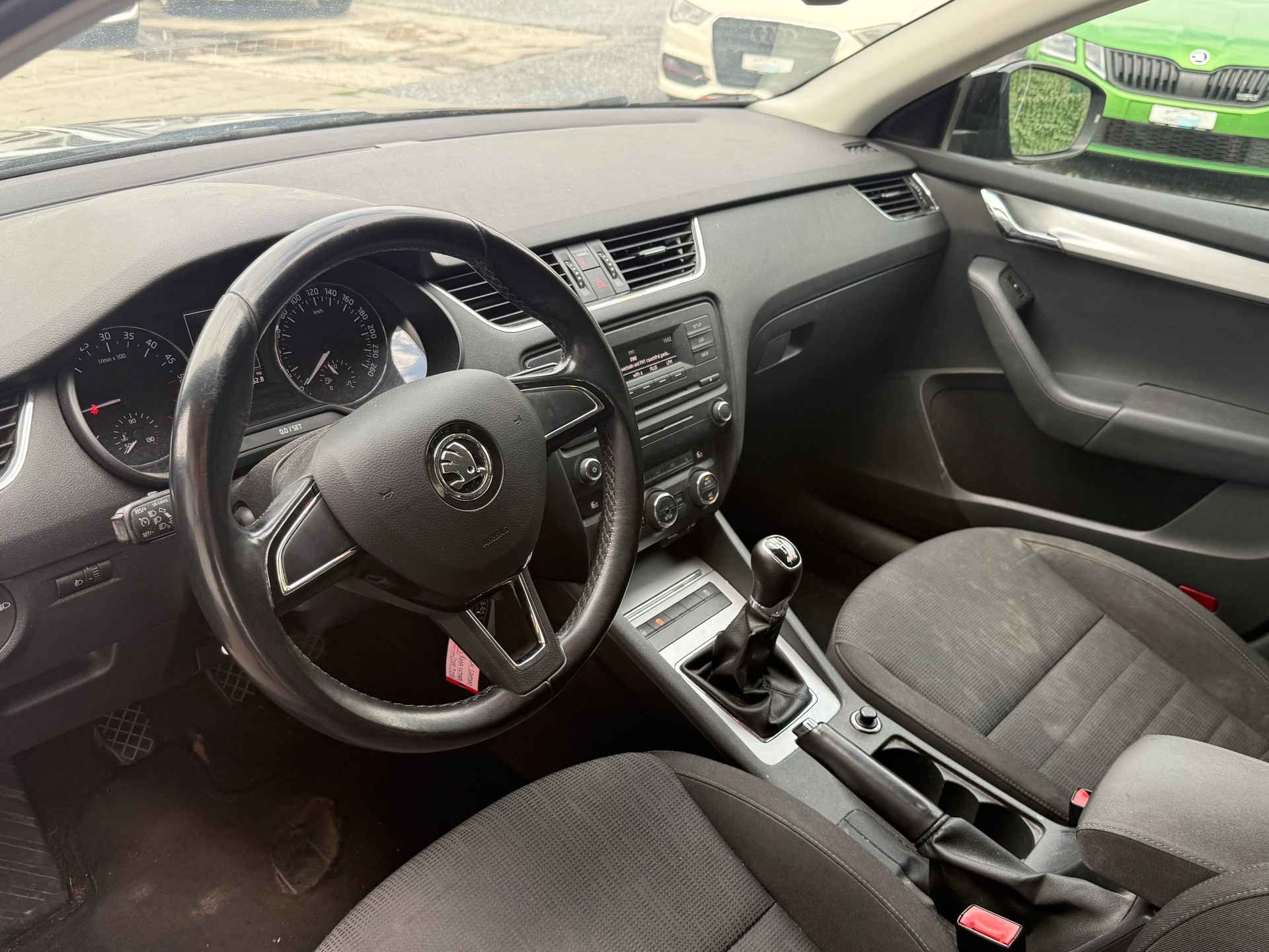 SKODA Octavia Combi 2.0 TDI Ambition 4x4-image-13