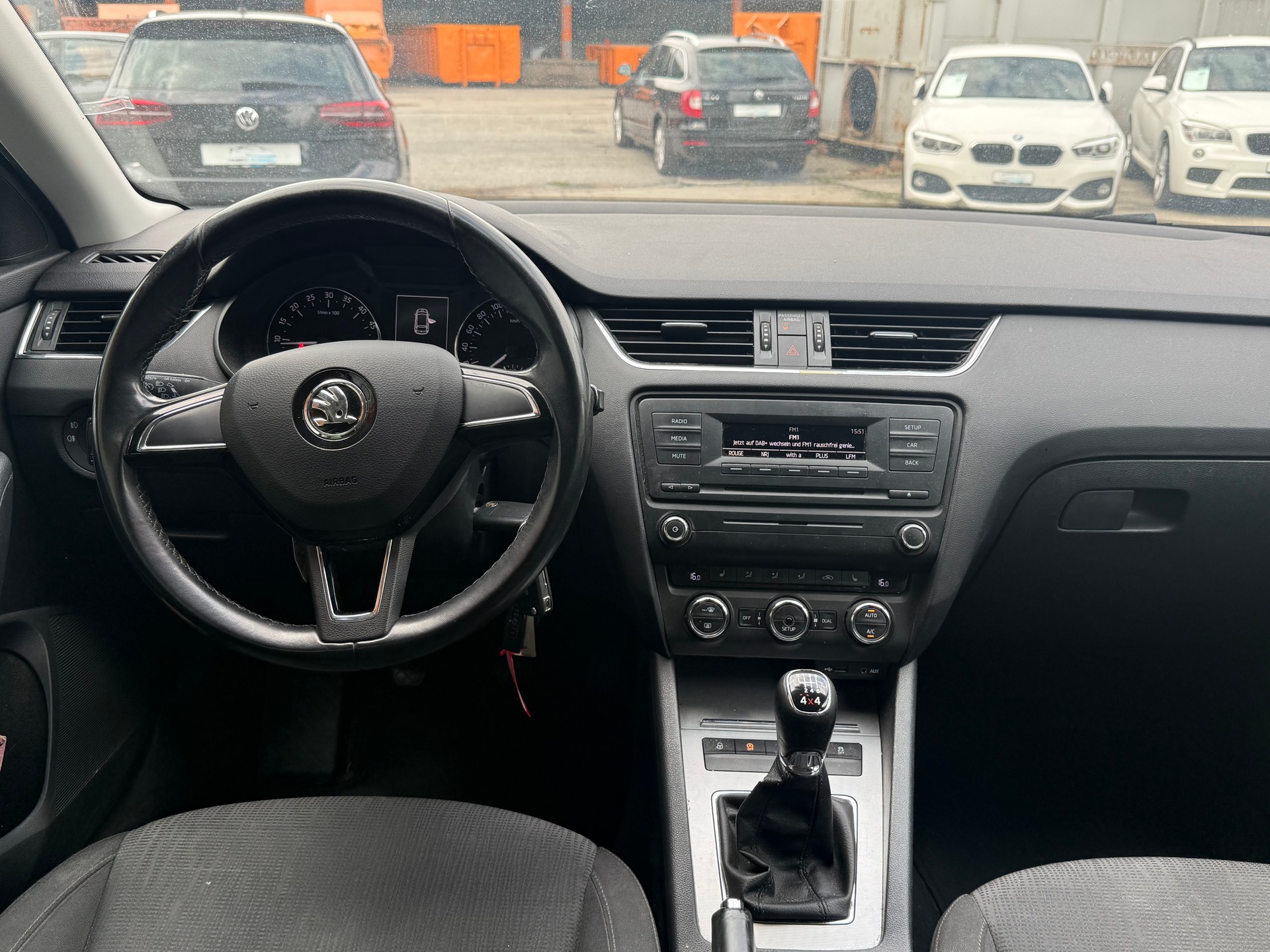 SKODA Octavia Combi 2.0 TDI Ambition 4x4-image-11
