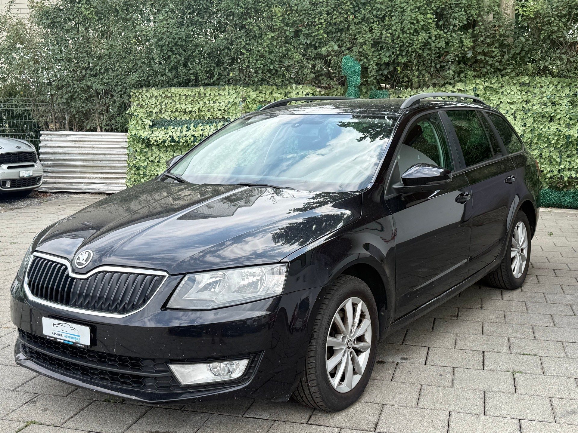 SKODA Octavia Combi 2.0 TDI Ambition 4x4-image-2
