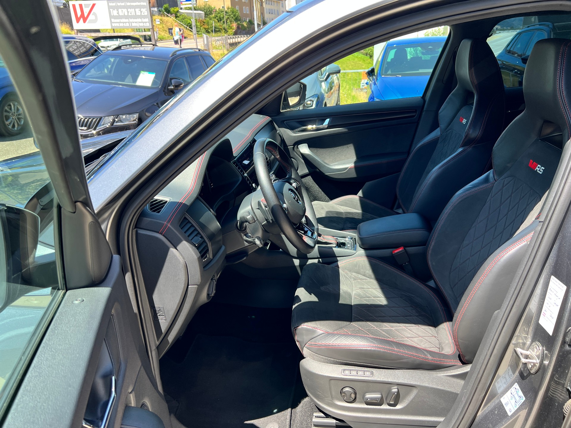 SKODA Kodiaq 2.0 TSI 4x4 RS 245PS 7 Sitzer-image-20