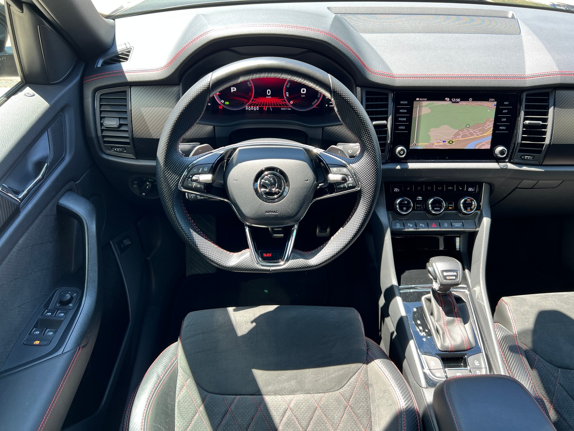 SKODA Kodiaq 2.0 TSI 4x4 RS 245PS 7 Sitzer-image-3