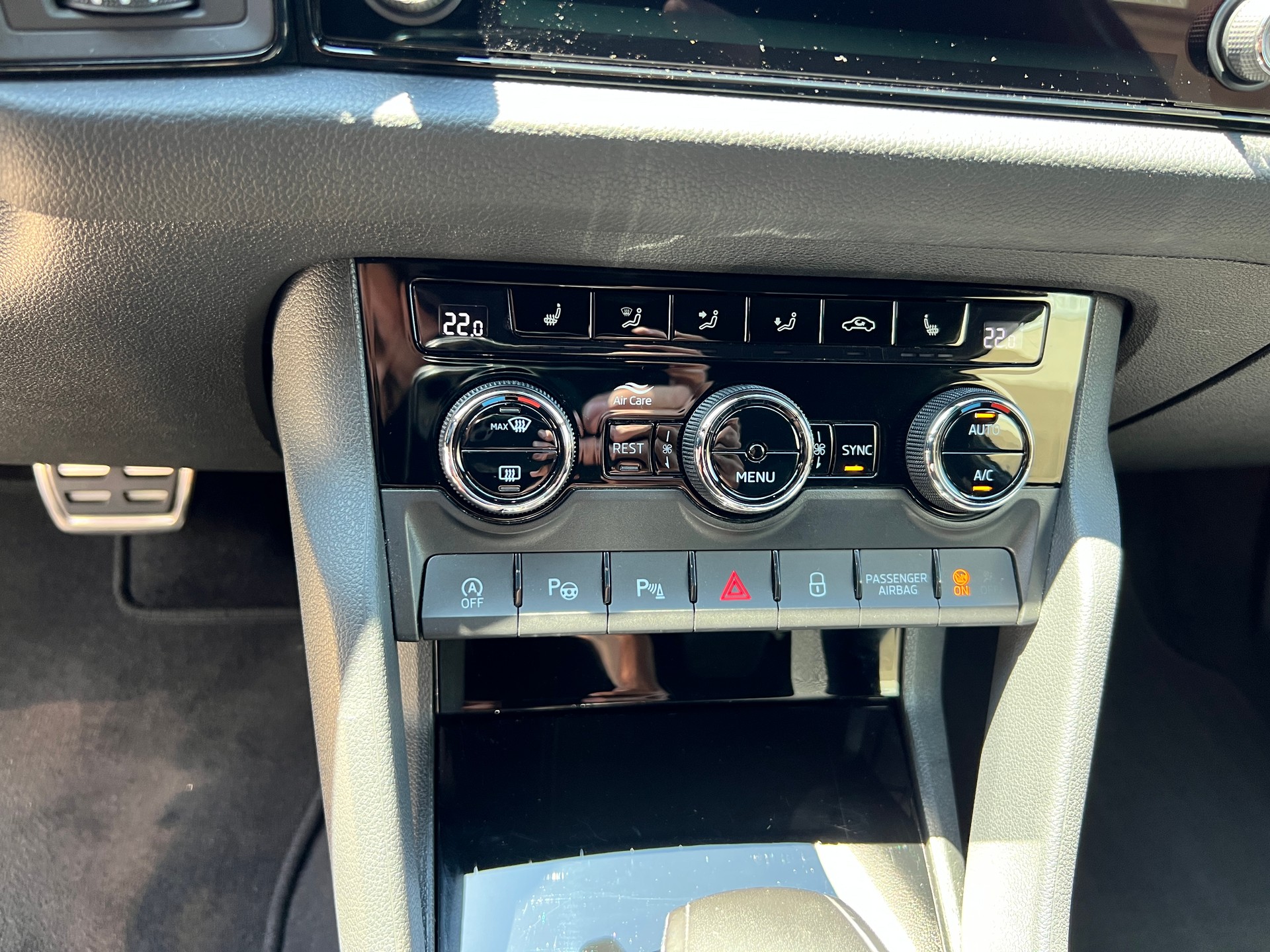 SKODA Kodiaq 2.0 TSI 4x4 RS 245PS 7 Sitzer-image-17
