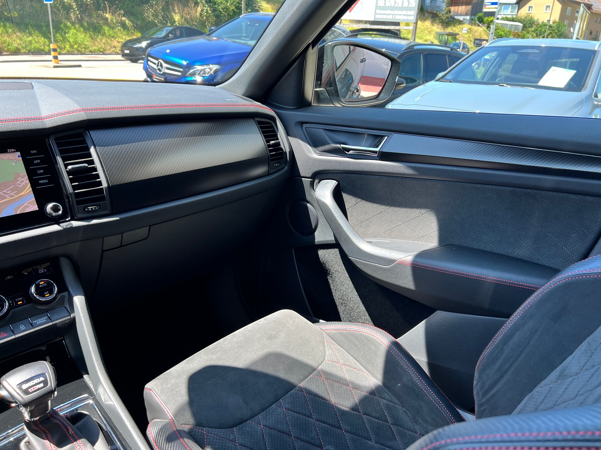 SKODA Kodiaq 2.0 TSI 4x4 RS 245PS 7 Sitzer-image-13