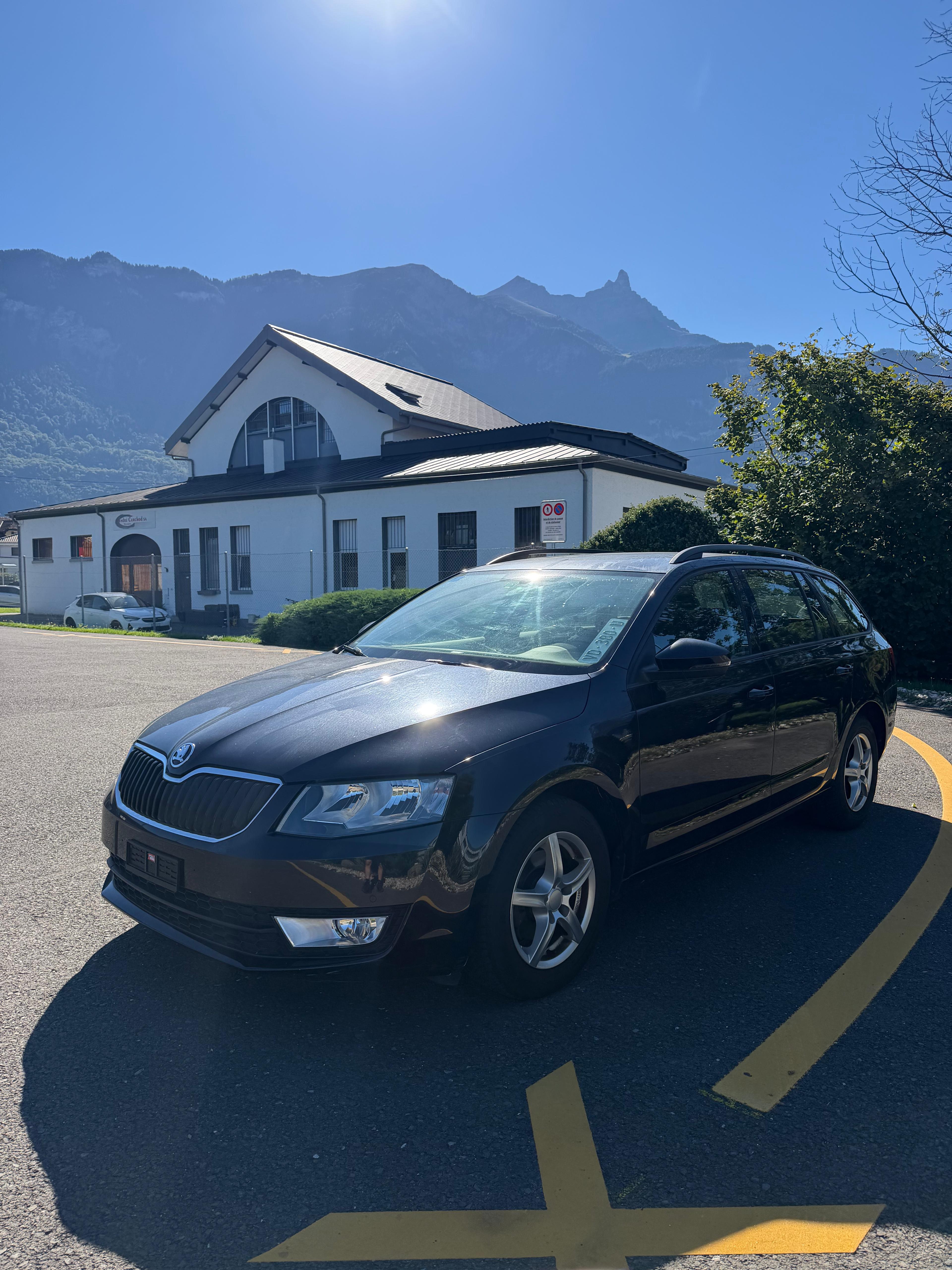 SKODA Octavia Combi 1.6 TDI Active DSG — slika 1
