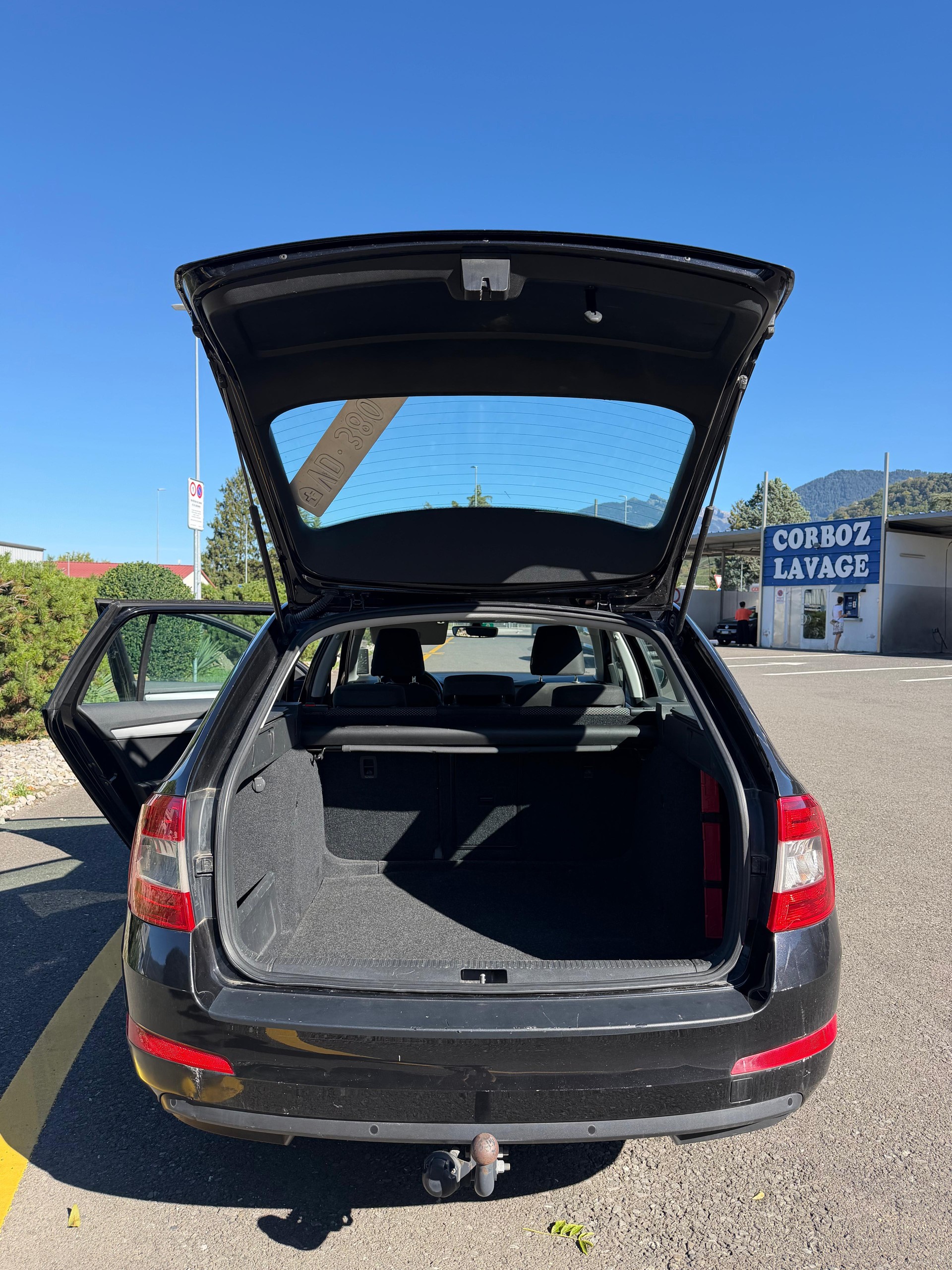 SKODA Octavia Combi 1.6 TDI Active DSG-image-6