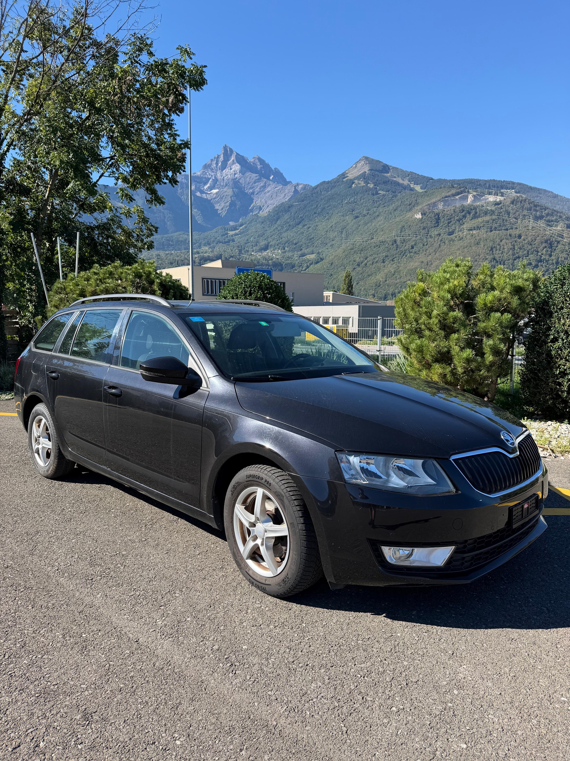SKODA Octavia Combi 1.6 TDI Active DSG-image-2