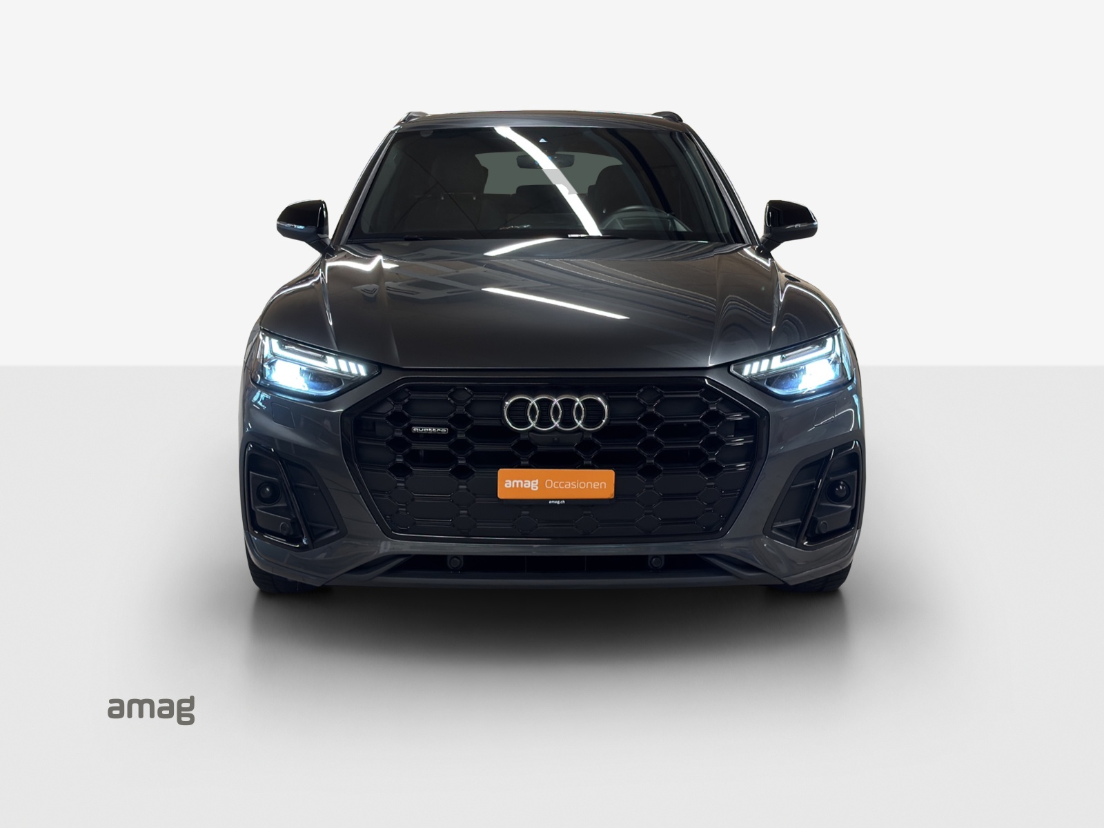AUDI Q5 40 TDI Black Edition quattro S-tronic-image-6